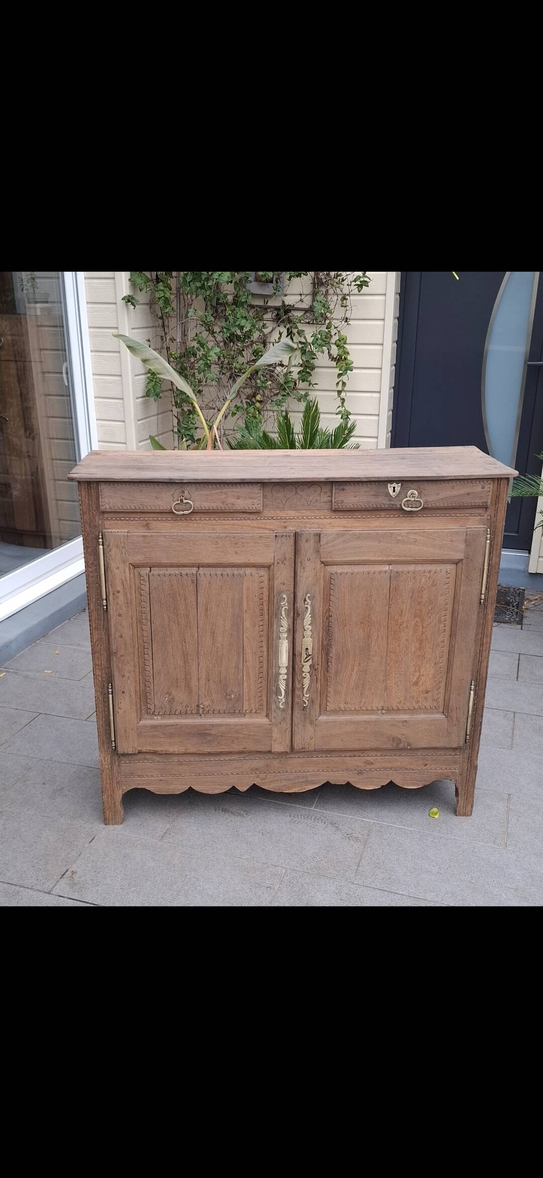 Renovated sideboard from 1839