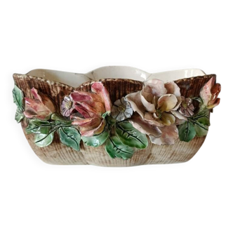 Longchamp jardinière in ironstone and Art Nouveau barbotine.