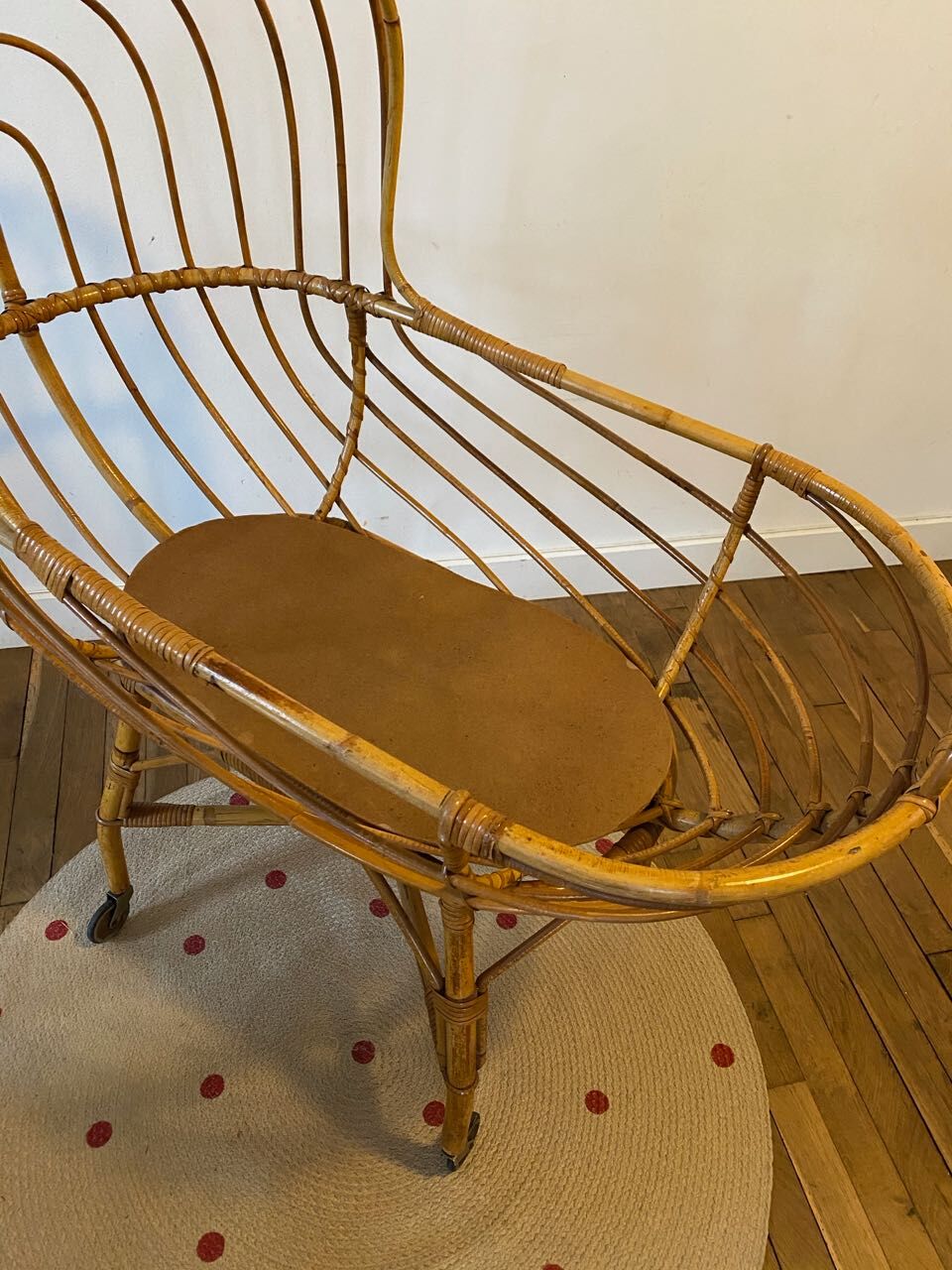 Cradle in rattan