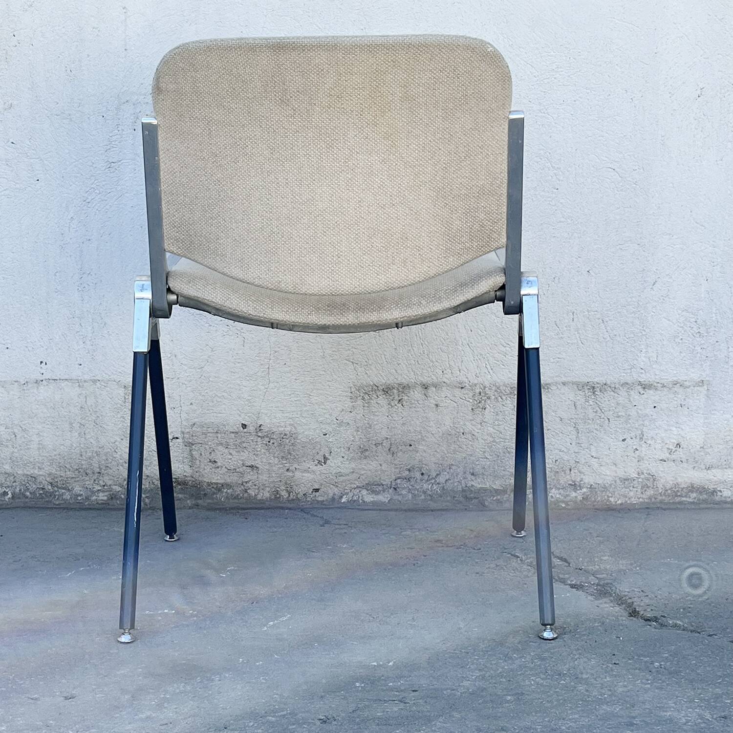 Série de 4 chaises modèle DSC 106 de Giancarlo Piretti pour Castelli