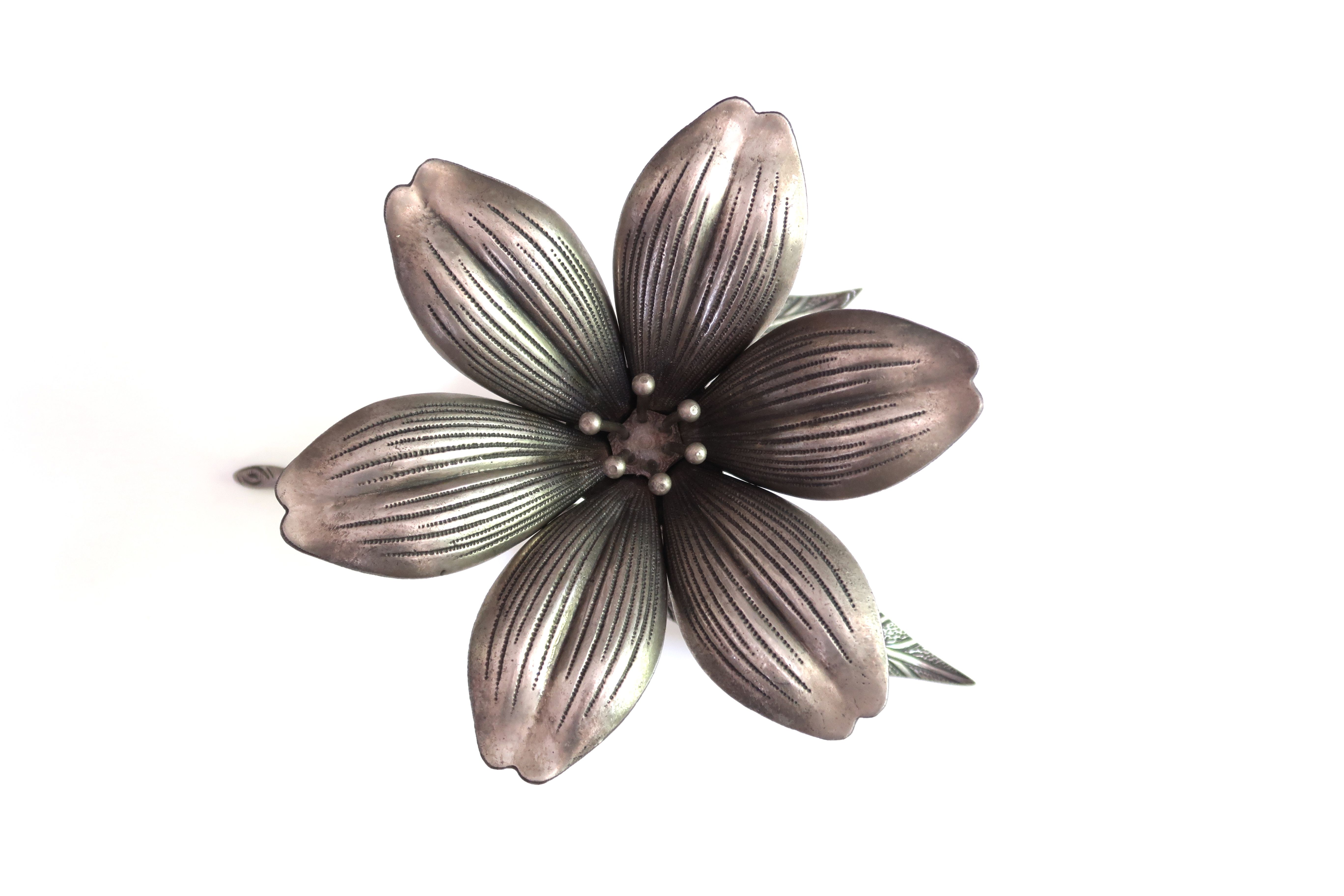 Silver metal ashtray flower, 6 petals, 60s