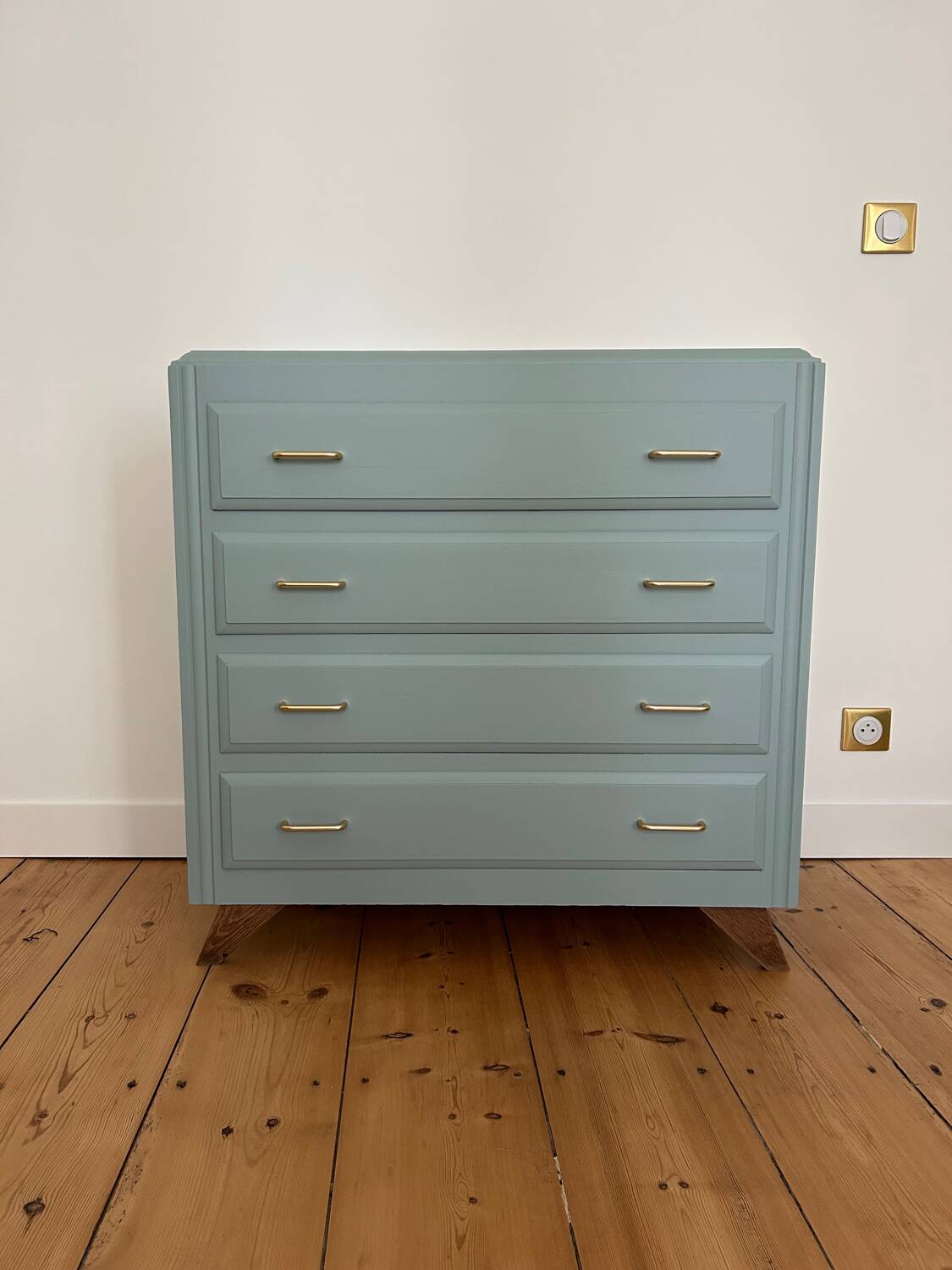 Vintage chest of drawers revisited in Almond (Resource)