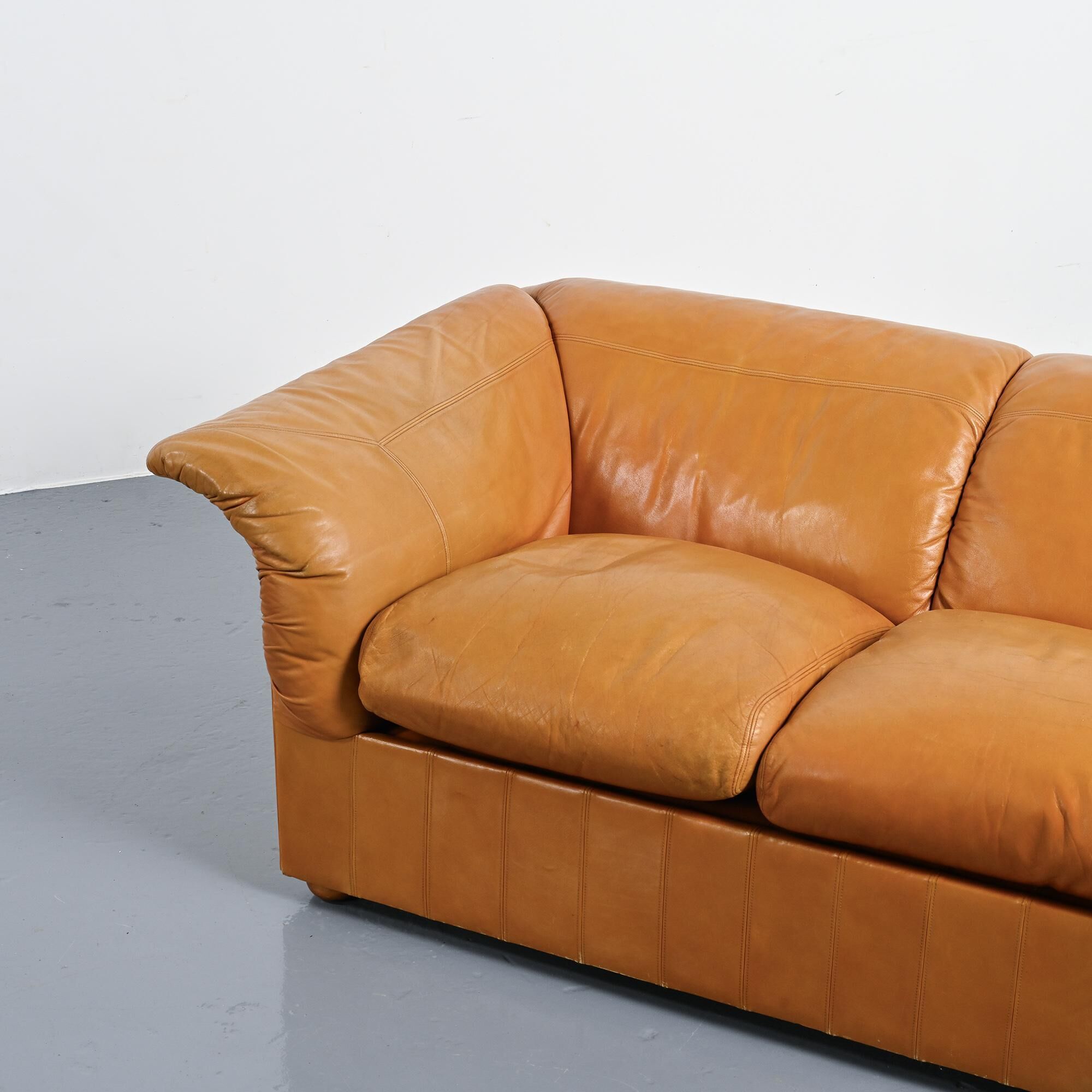 Paire de canapés Loto en cuir par Luigi Massoni pour Poltrona Frau, Italie, 1976