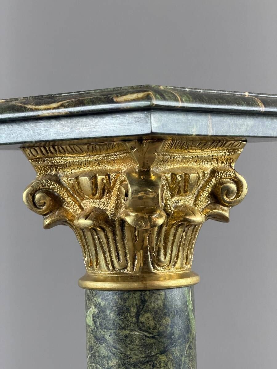 Pair of green marble columns, gilded bronze and gilded brass, 20th Century