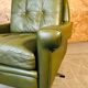 Fauteuil en cuir vert olive vintage danois Svend Skipper