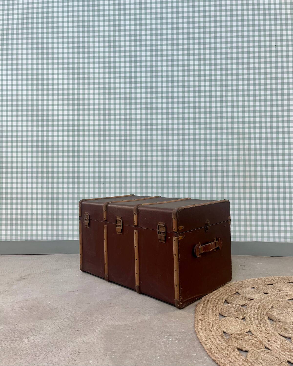 Circled travel trunk