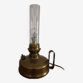 Electrified kerosene lamp