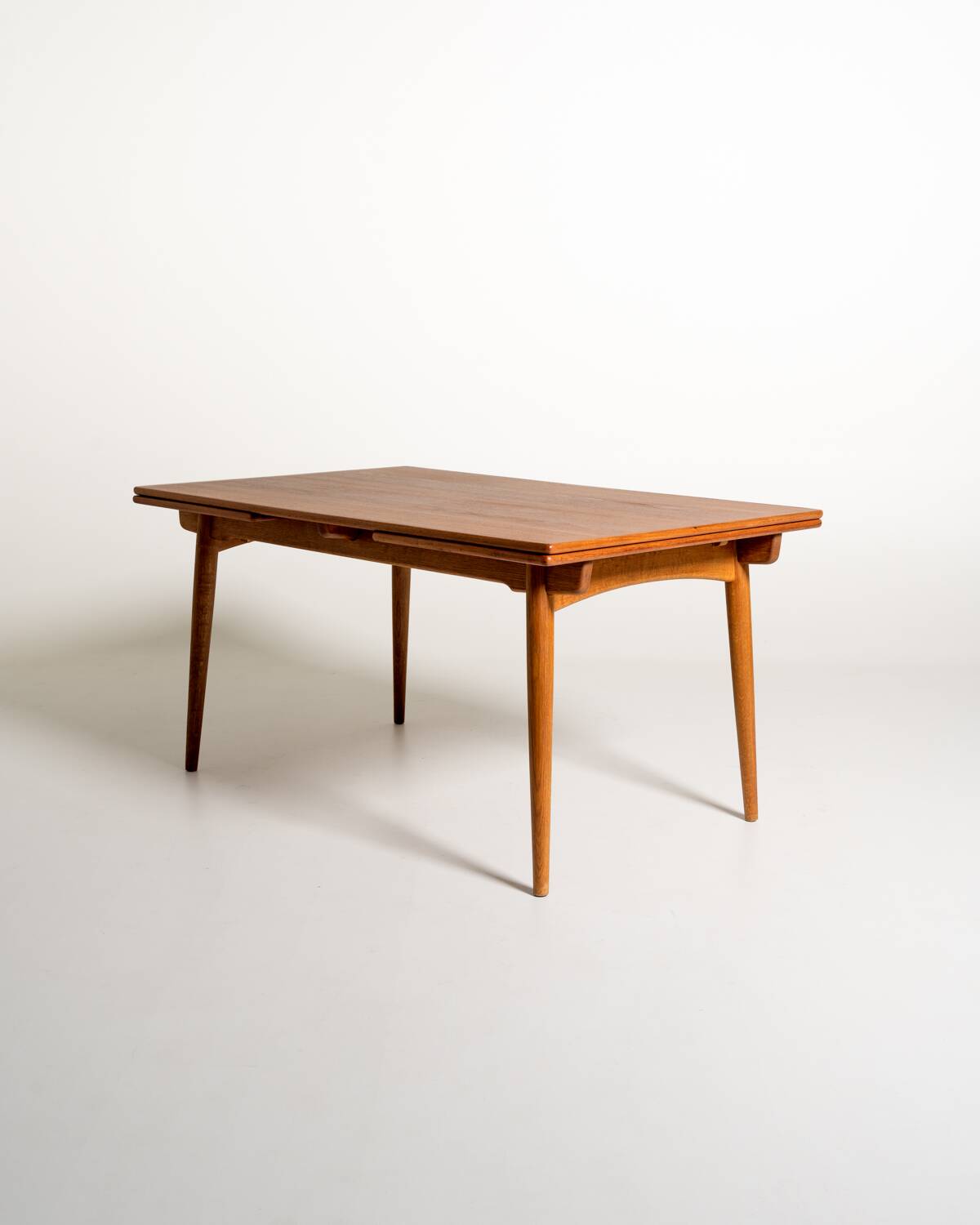 Table “AT-312” par Hans J. Wegner pour Andreas Tuck, années 1950.