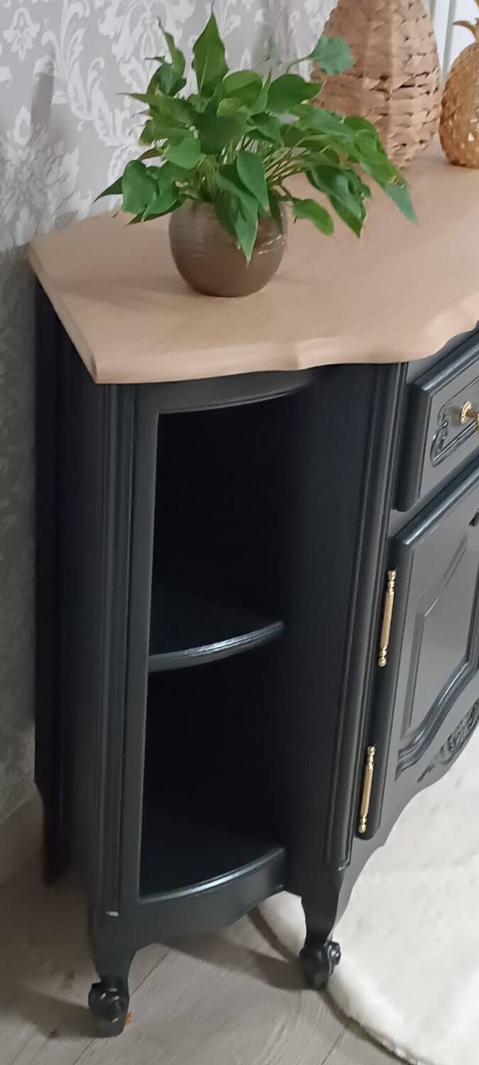 Buffet / TV cabinet in Louis XV style