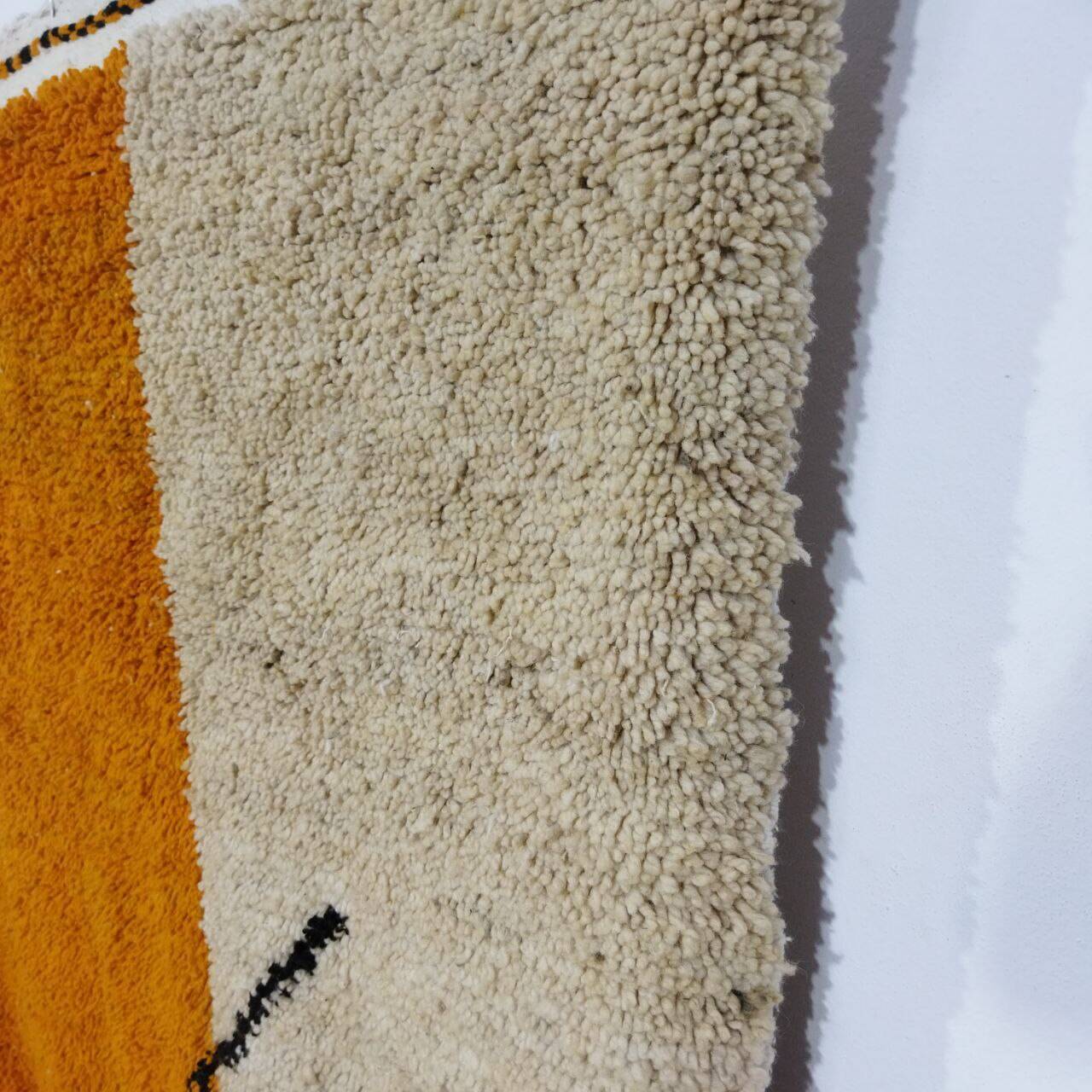 Handmade wool Berber rug 275 X 182 CM