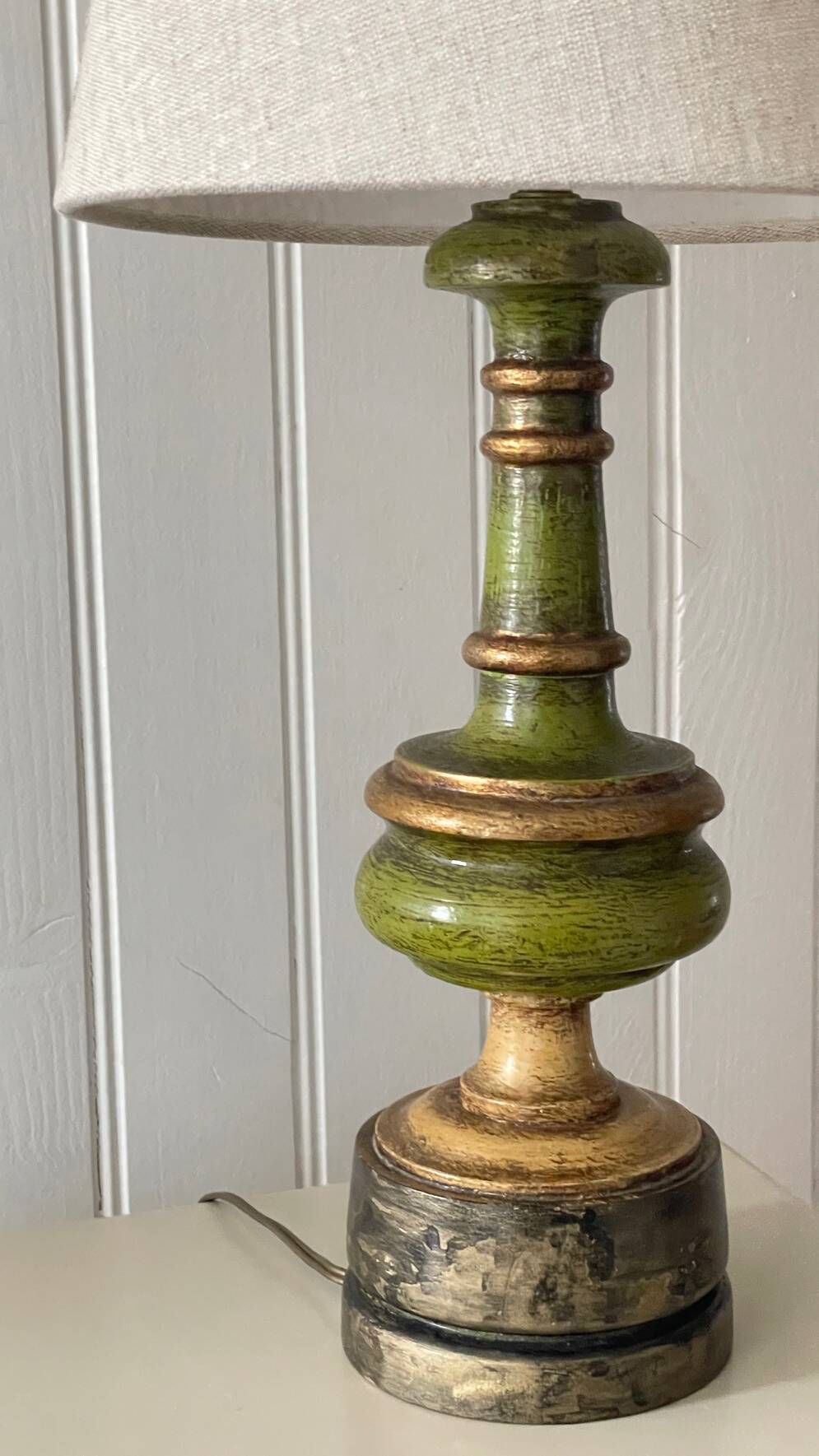 Vintage lamp in turned wood chic gold