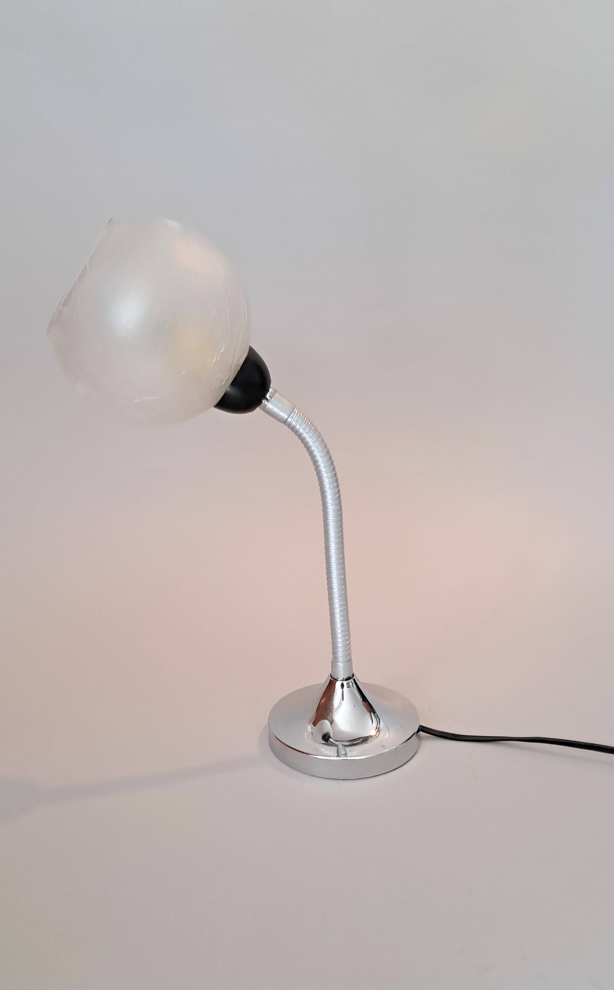 Vintage 1960/1970 articulated wall light.