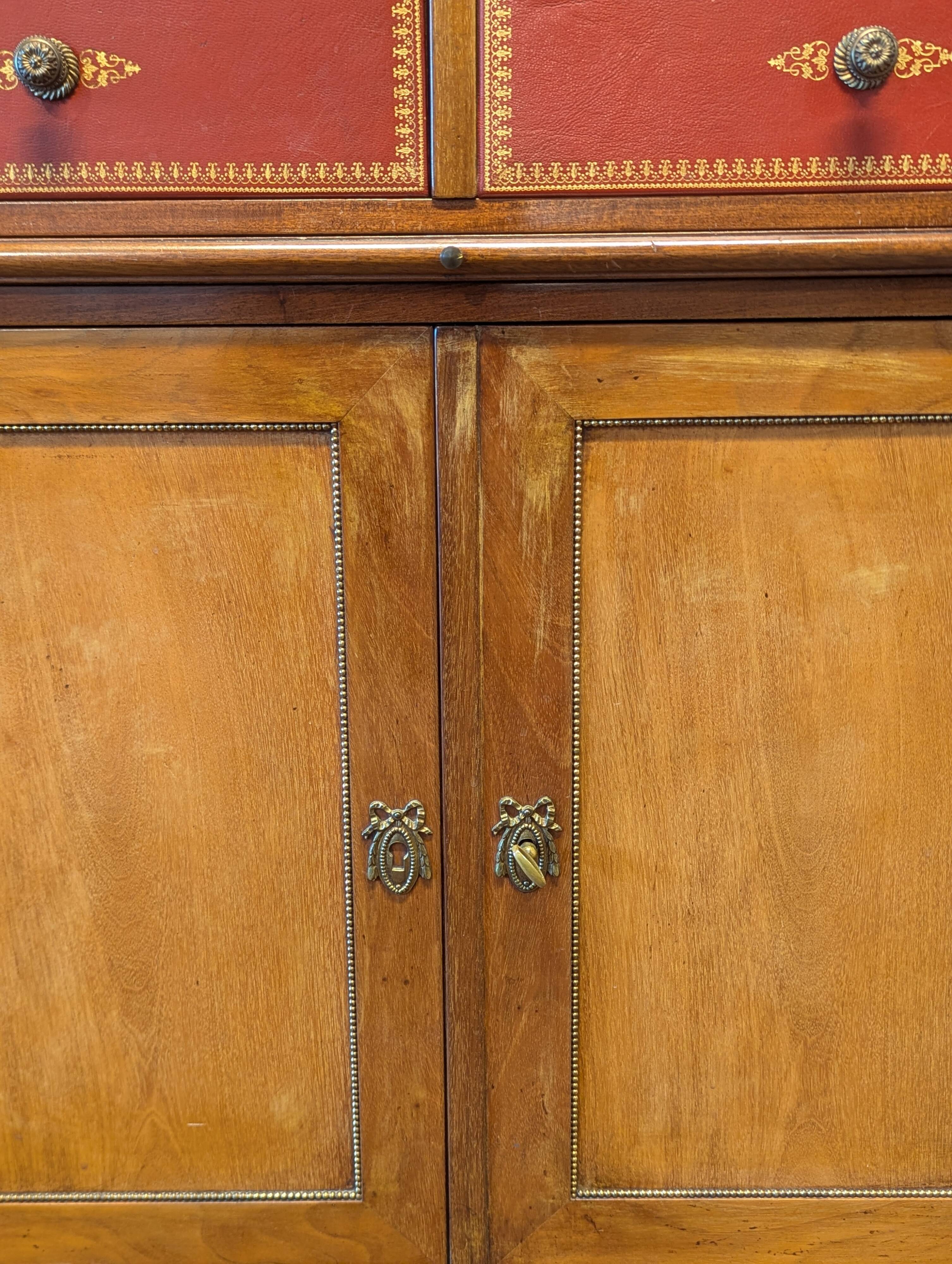 High buffet in the style of a cabinet maker