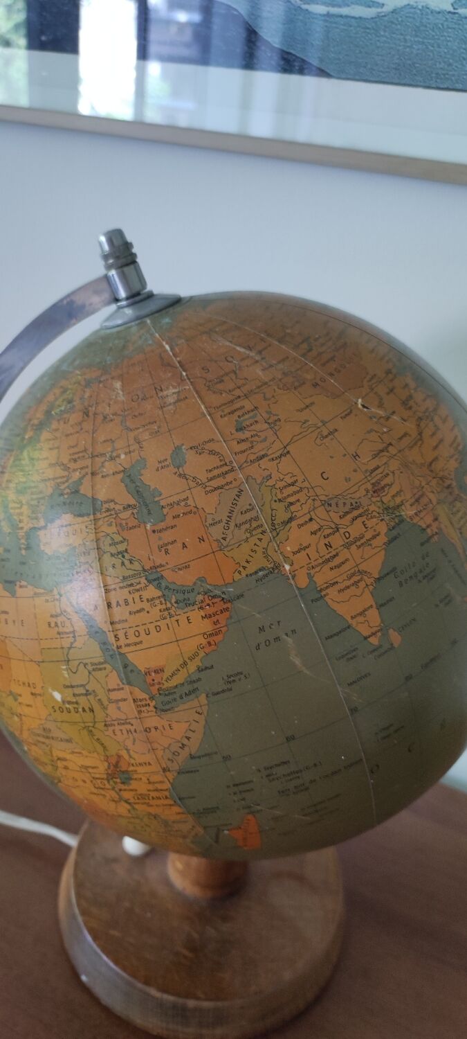 Räth luminous globe