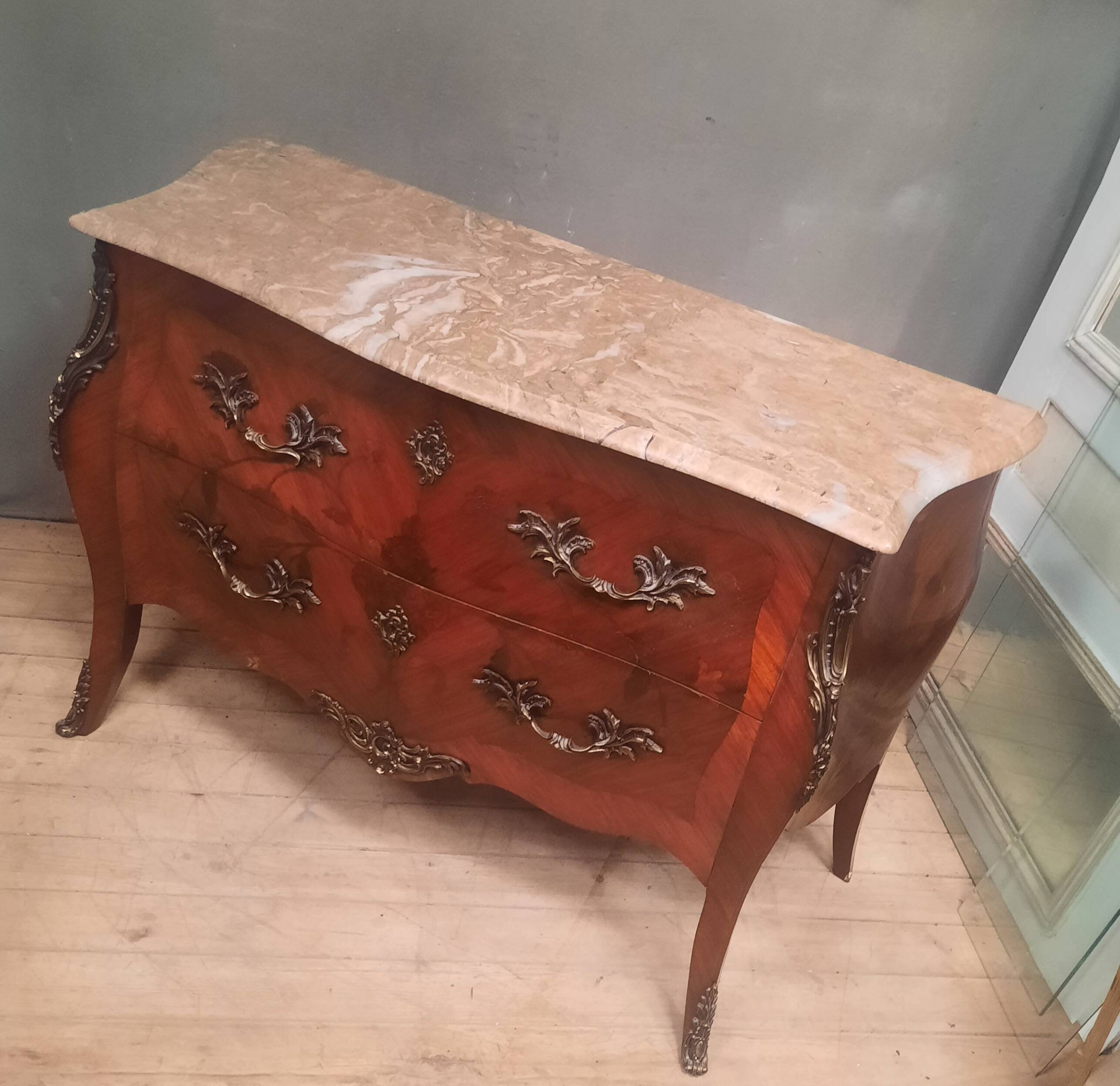 Louis XV style chest of drawers with floral marquetry