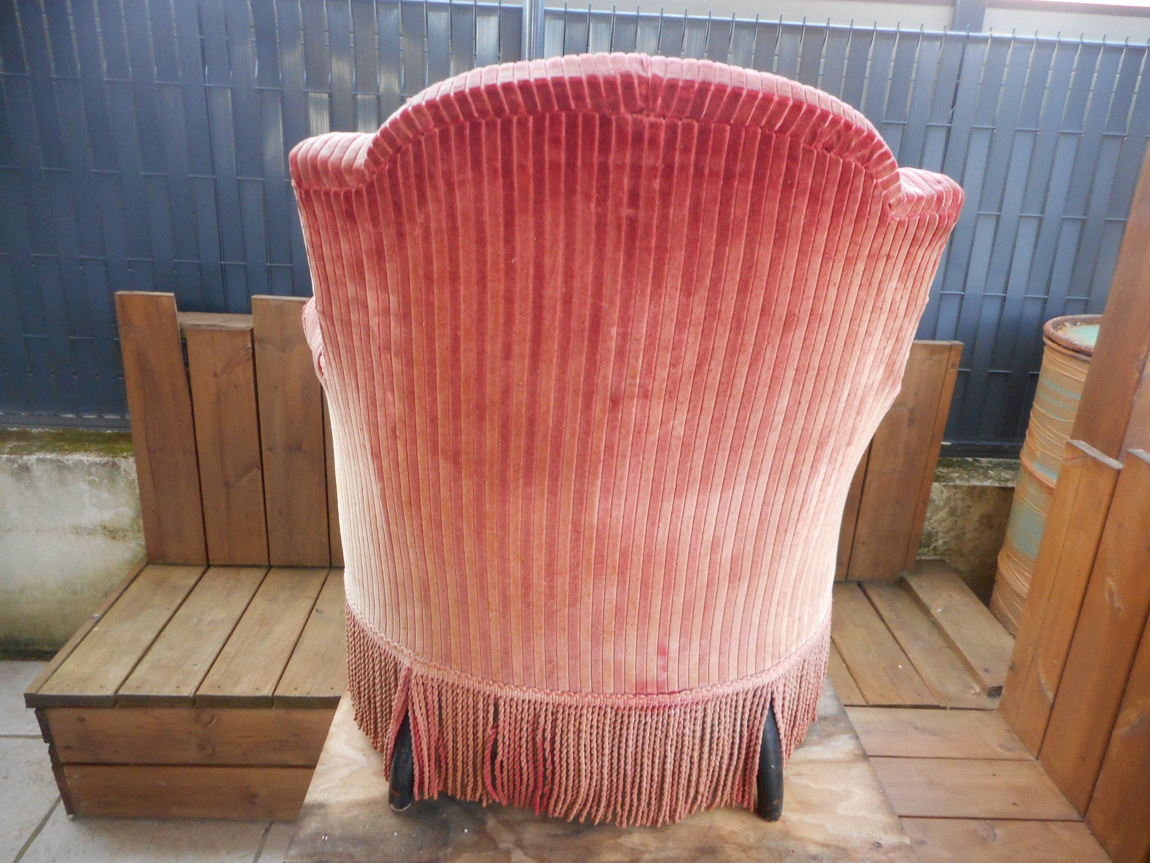 Retro Toad armchair in pink velvet