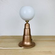 Lampe art déco conique cuivre et globe opaline