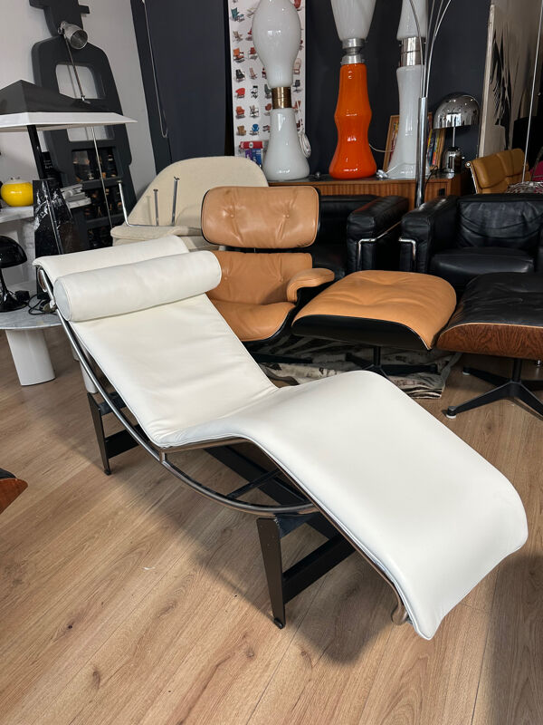 Chaise longue LC4 édition Cassina état proche du neuf