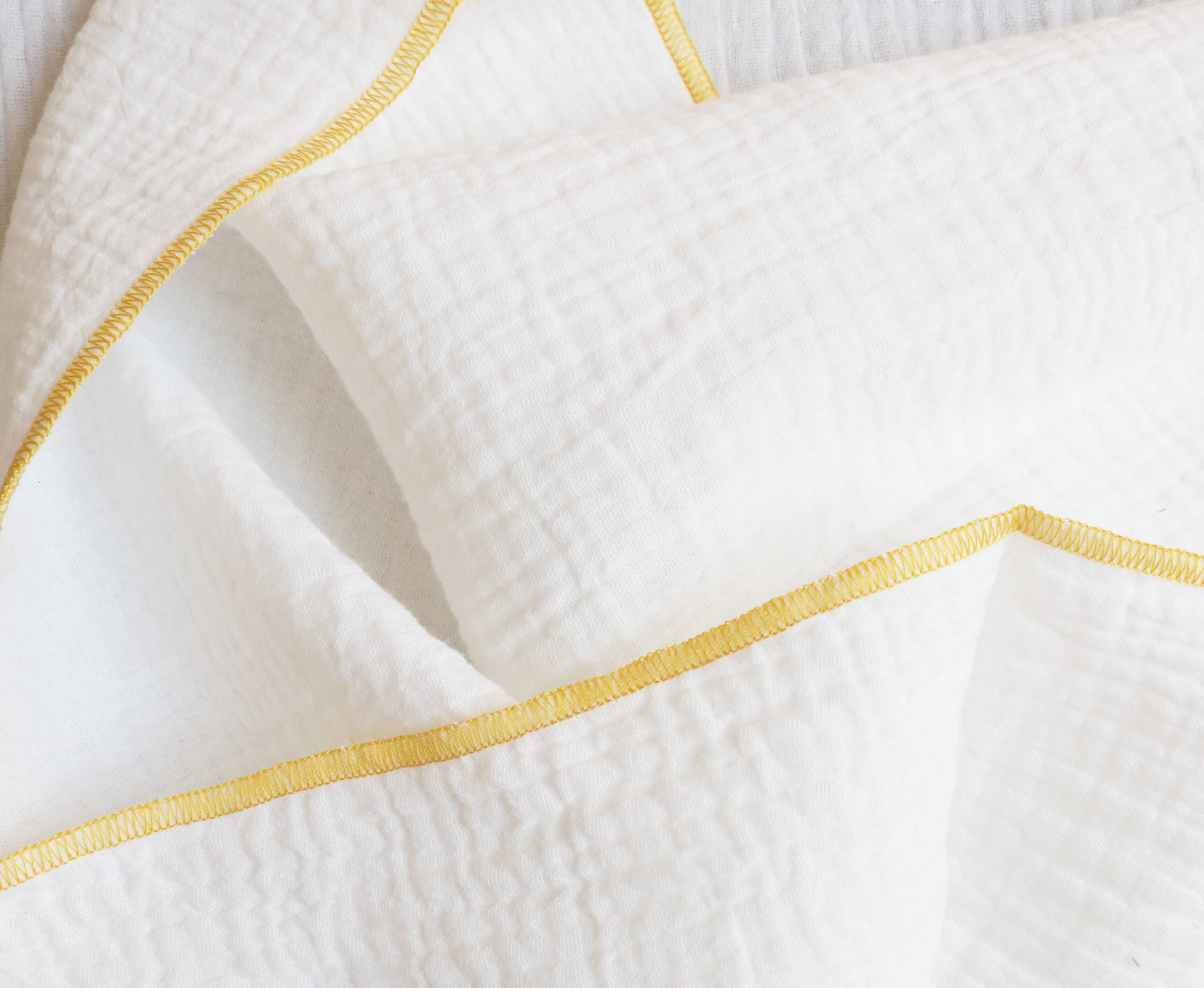 White upcycled cotton gas tablecloth