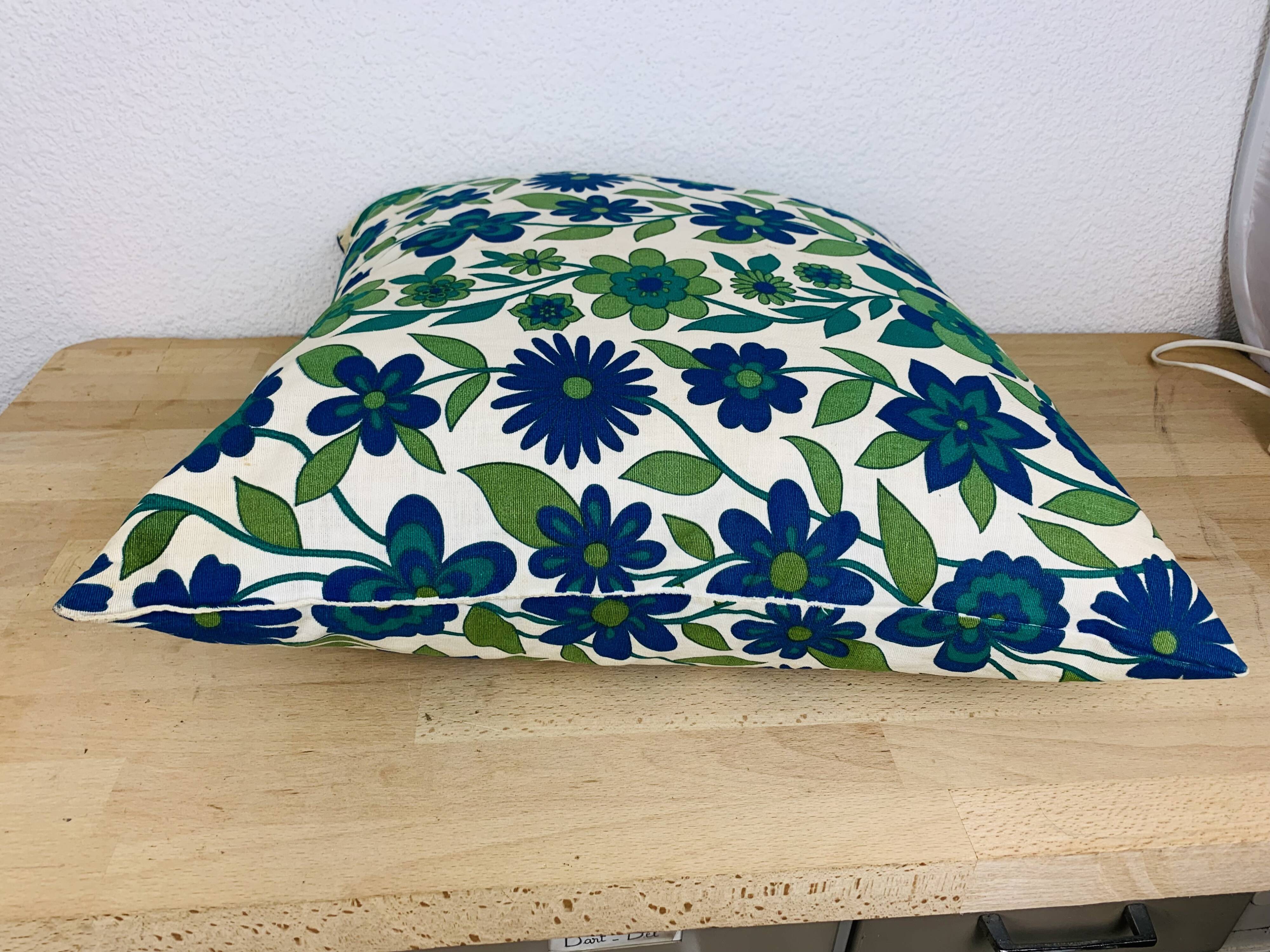 Vintage 70s flower cushion 47 x 47 cm