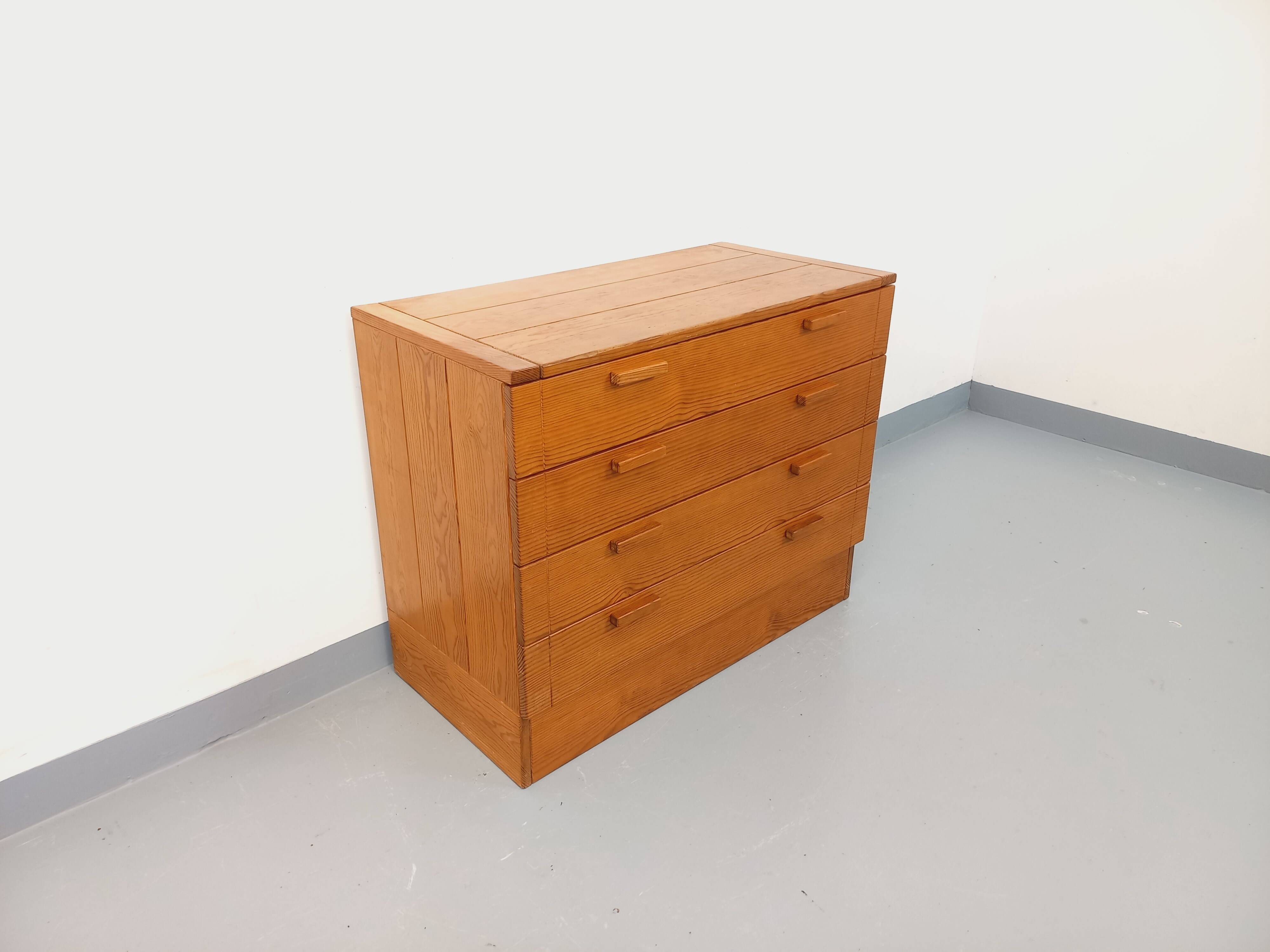 Vintage pine chest of drawers from the 1970s.