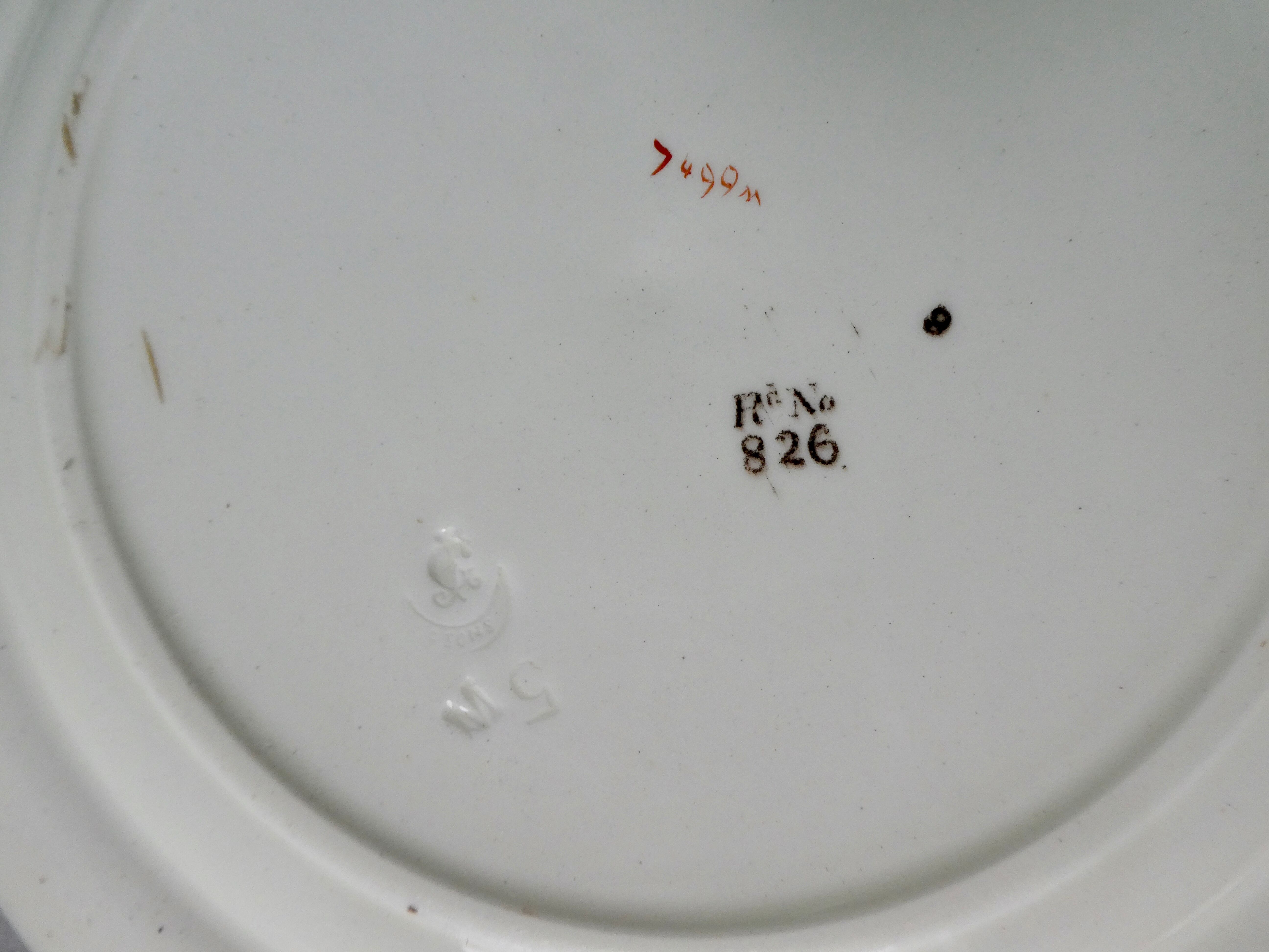 Set of 2 plates decorated flowers and bees, late 19th century