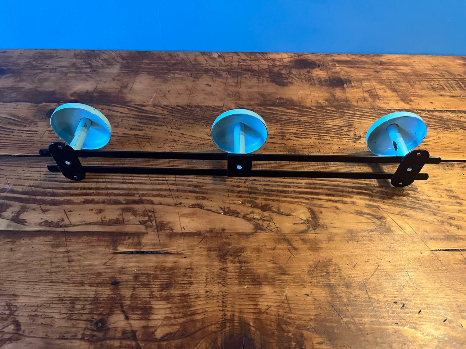 Metal coat rack with 3 hooks from the 70s