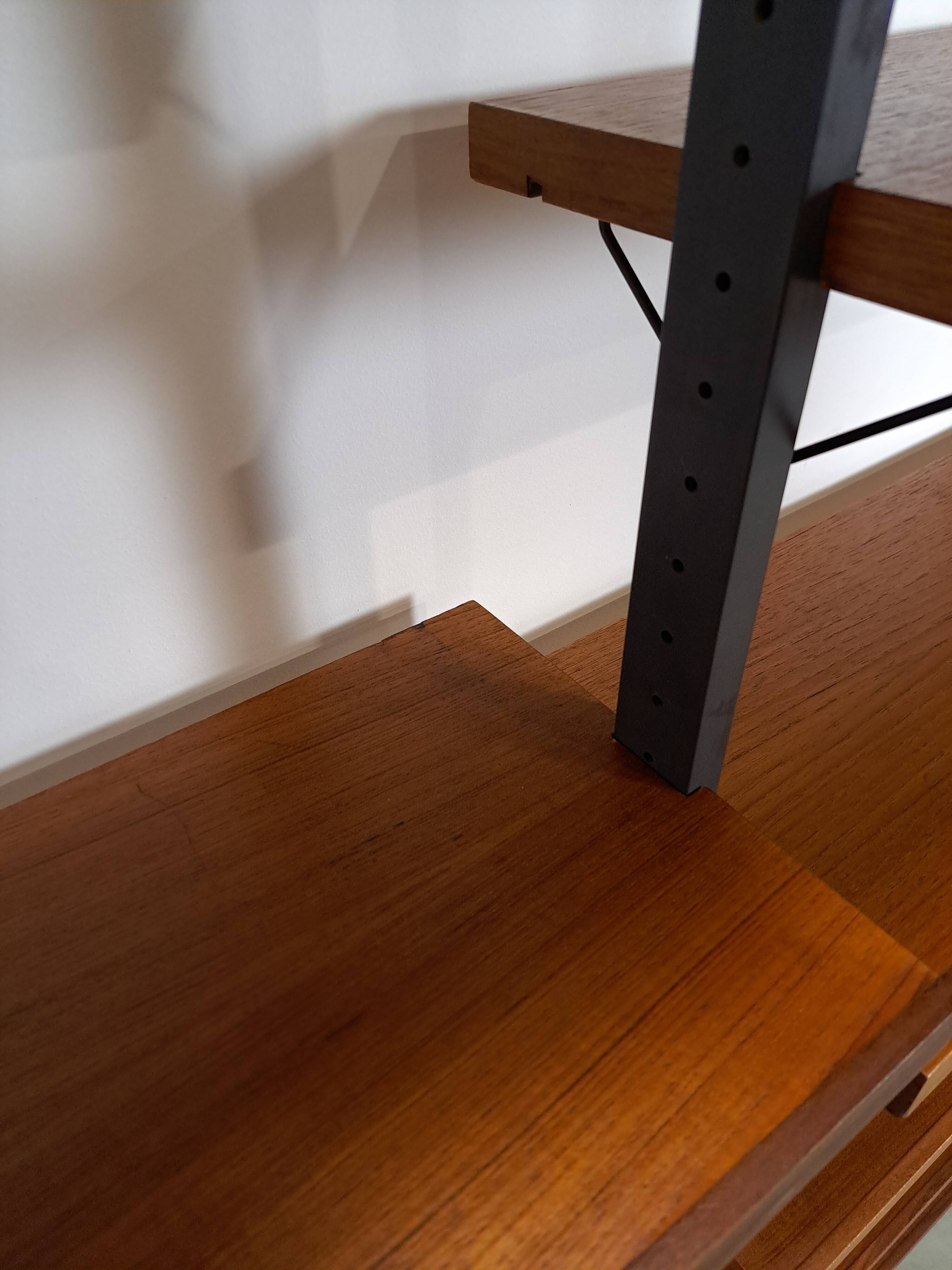 Mid Century Olof Pira Zweden teak modulair LP wandsysteem