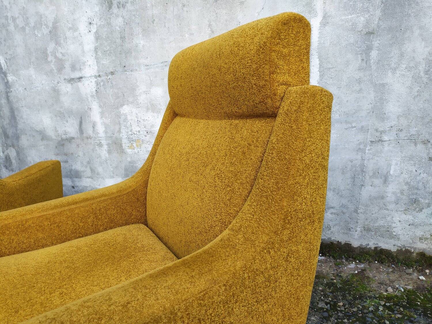 Fauteuils en velours moutarde, 1960