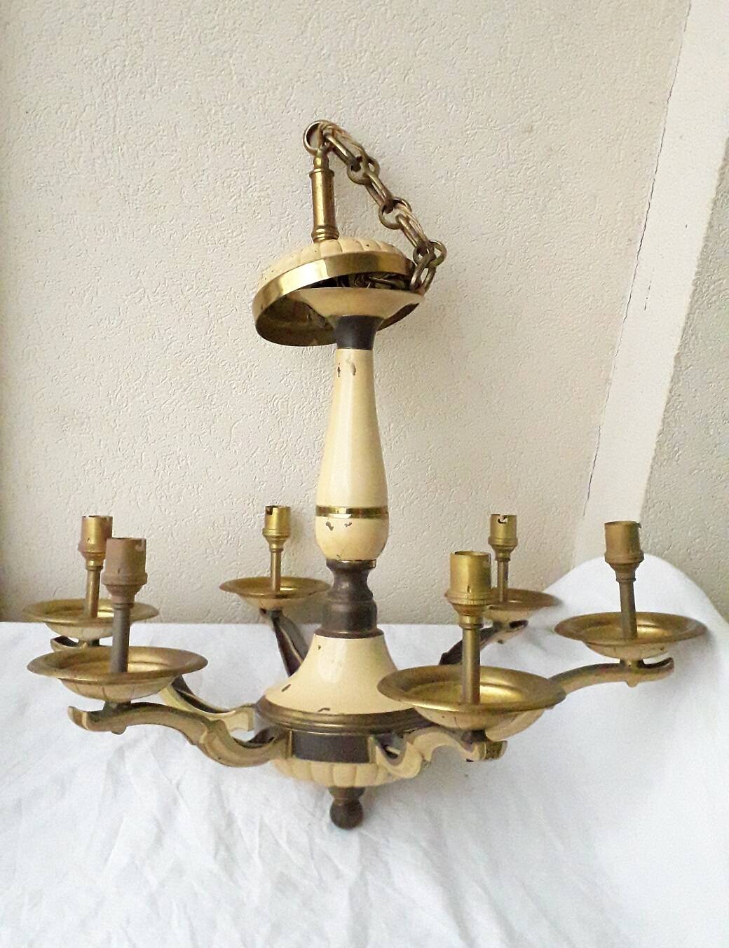 Bronze chandelier with 6 light arms