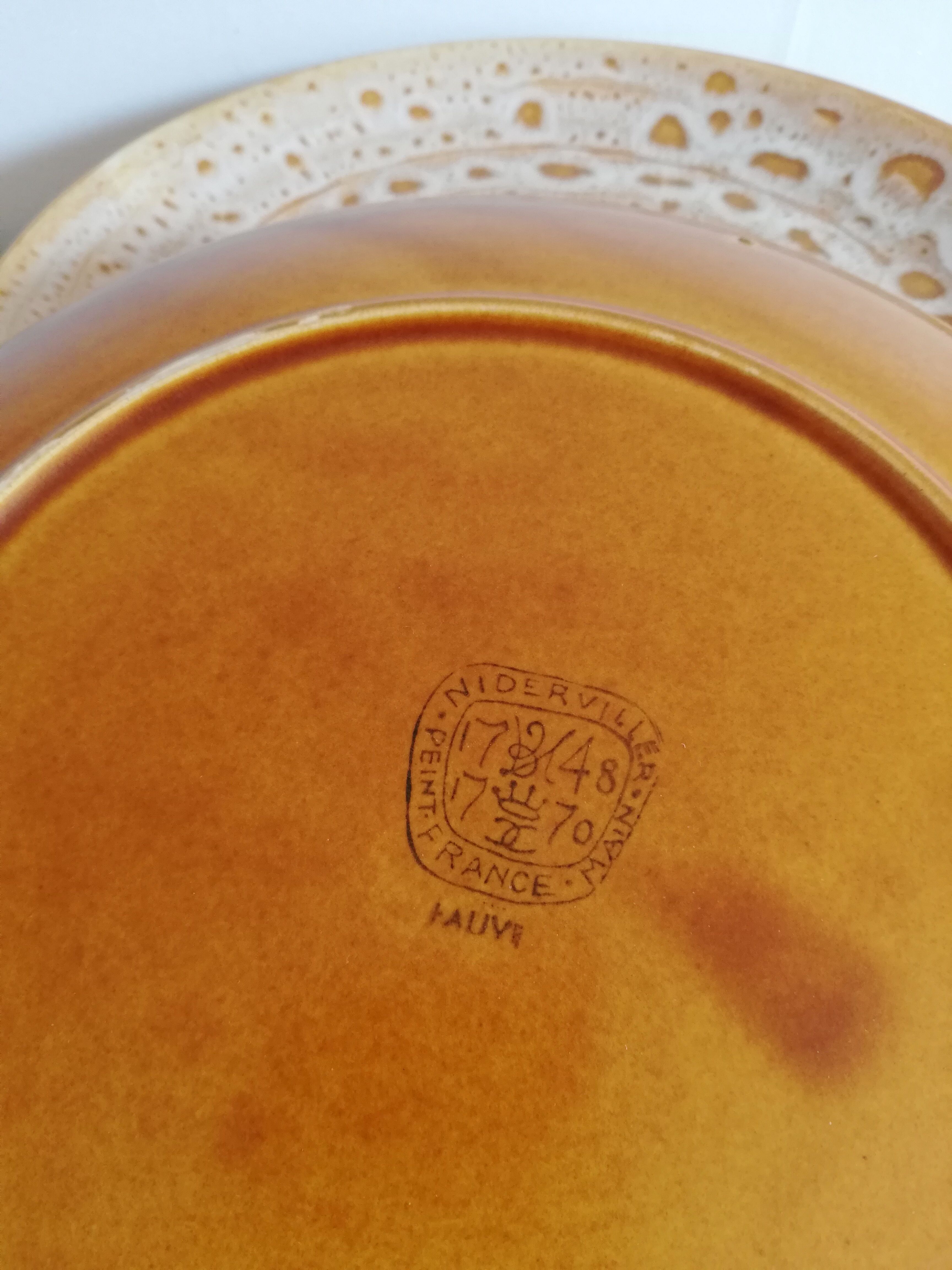 8 Niderviller Fauve dinner plates