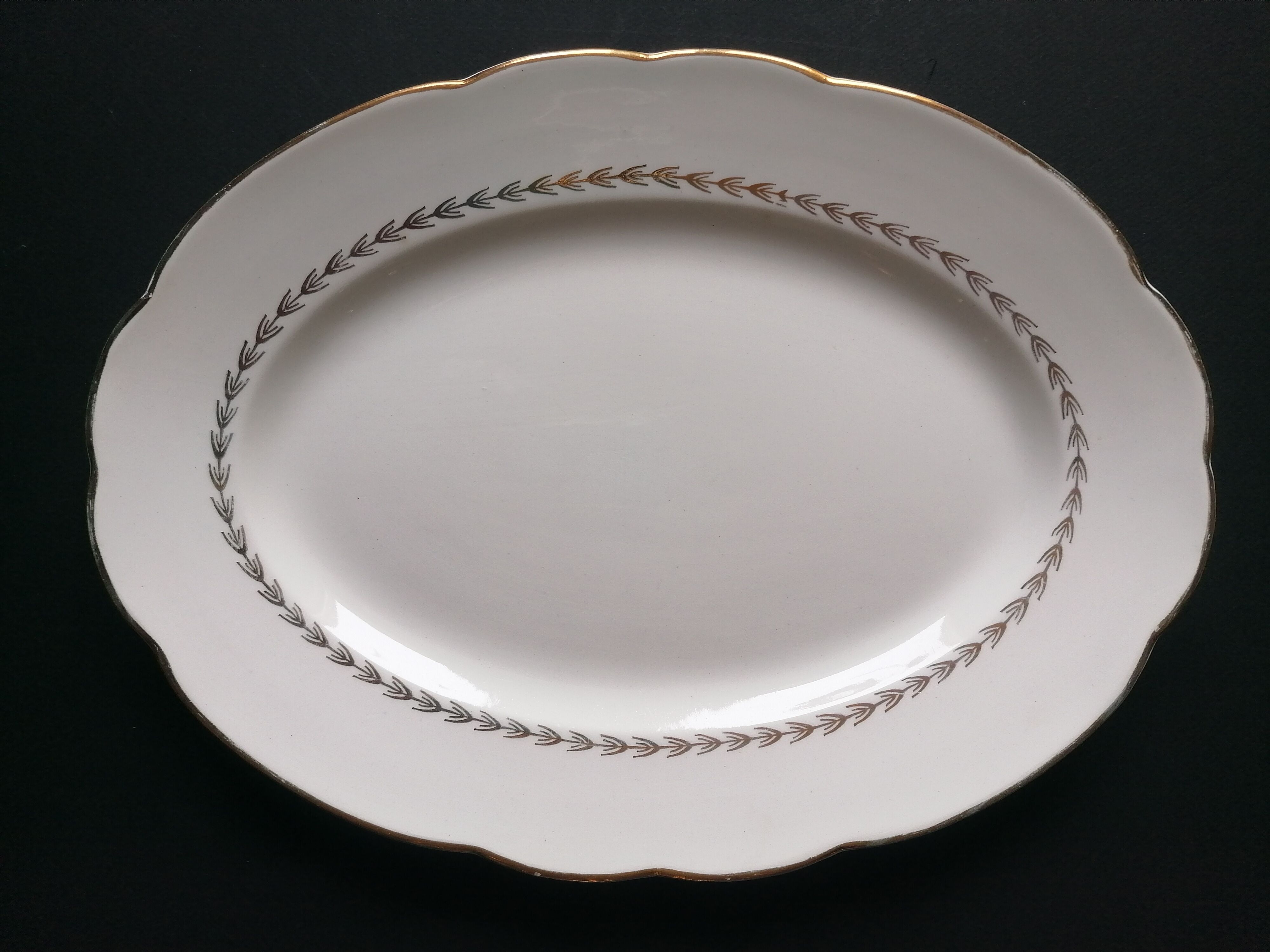Oval dish Gien