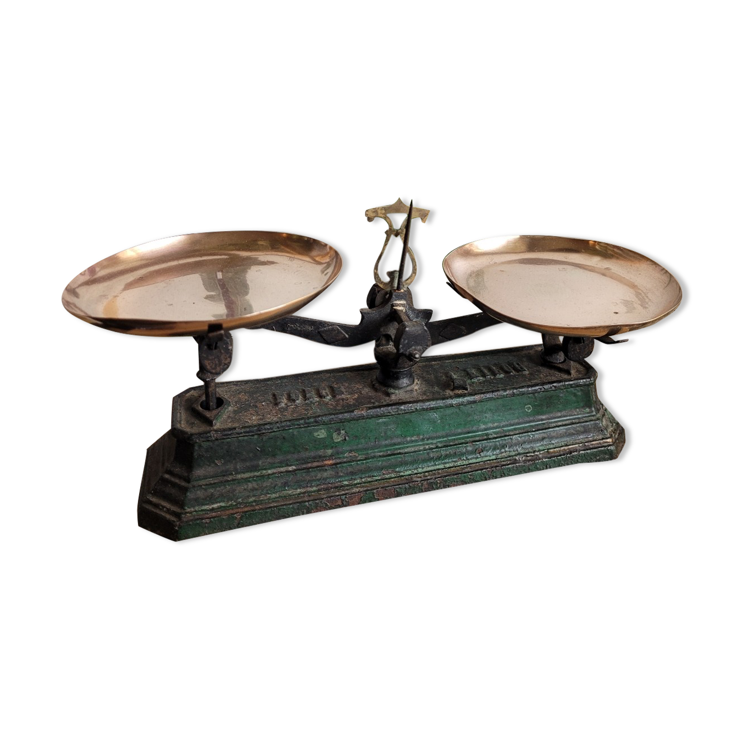 Cast iron scale copper trays