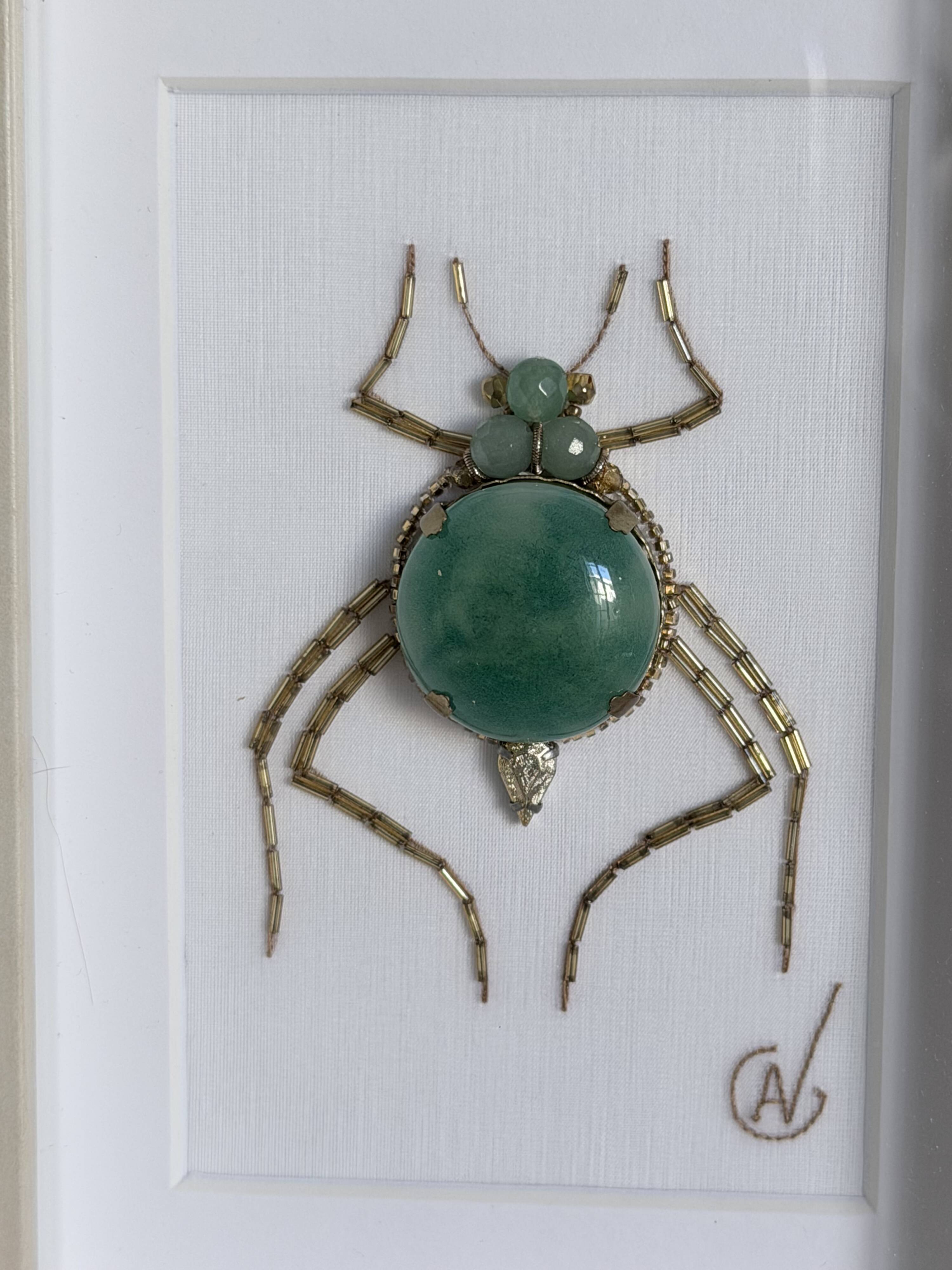 Tableau insecte brodé à la main (pièce unique)