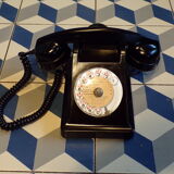 Vintage phone in Bakelite dial
