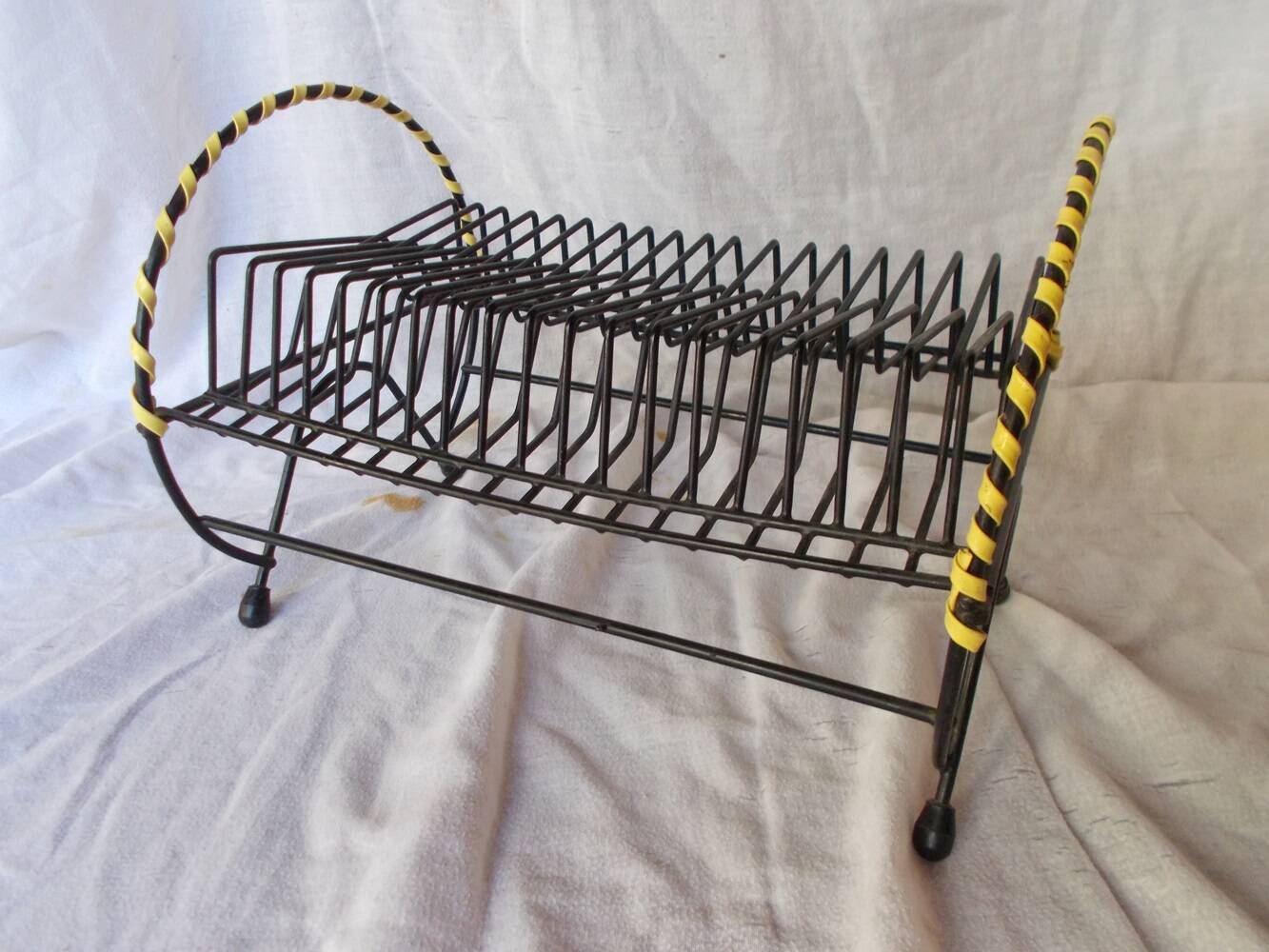 Vintage 45 rpm record holder