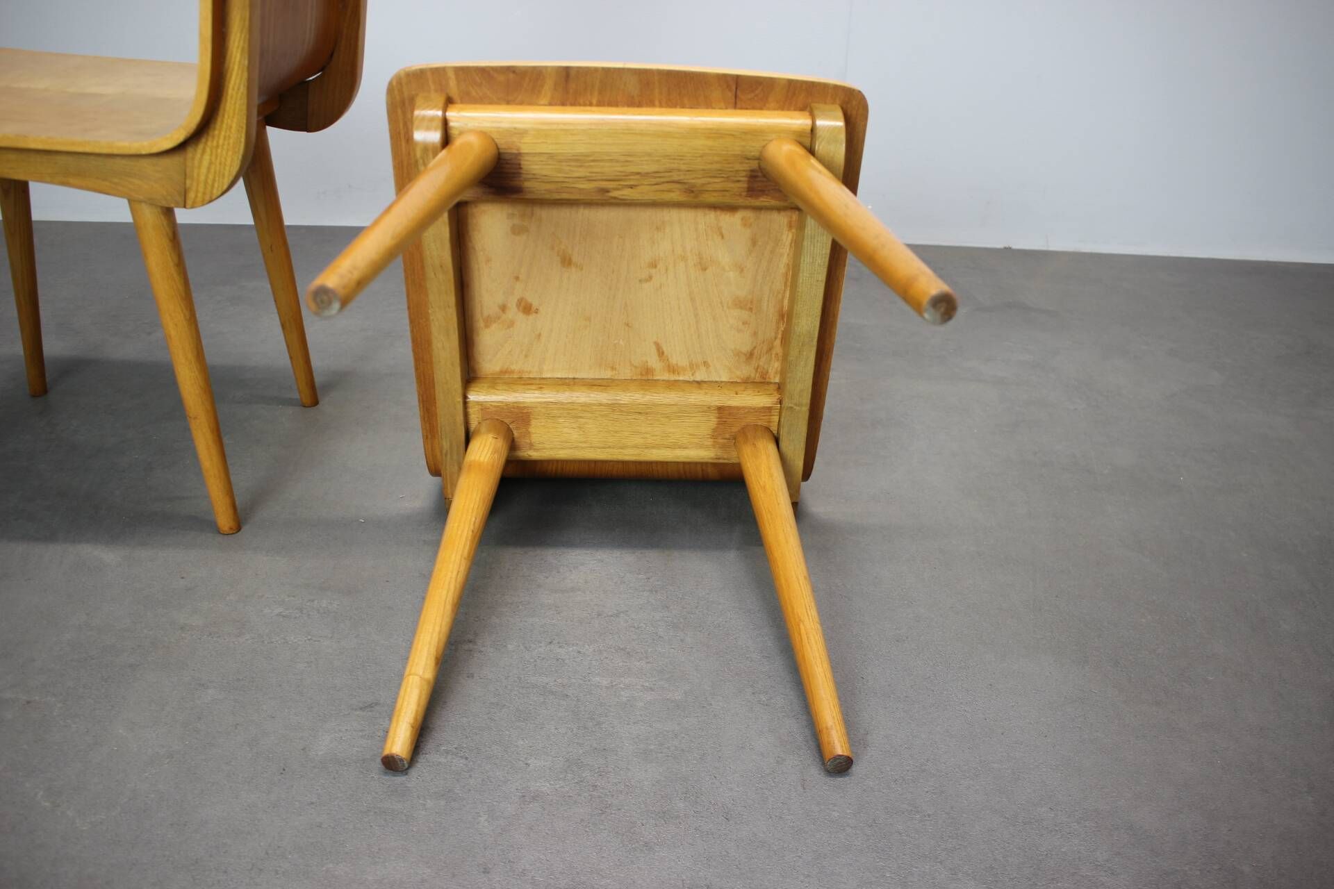 Set of 4 vintage wooden dining chairs in mid-century modern style, Europe, 1970s.