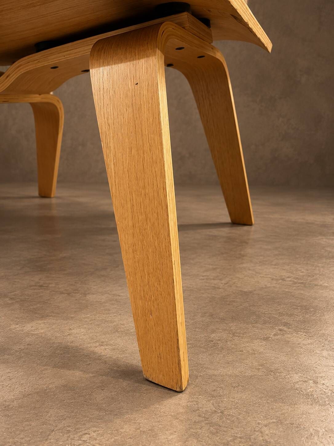 Moulded plywood chair - Charles and Ray Eames for Vitra
