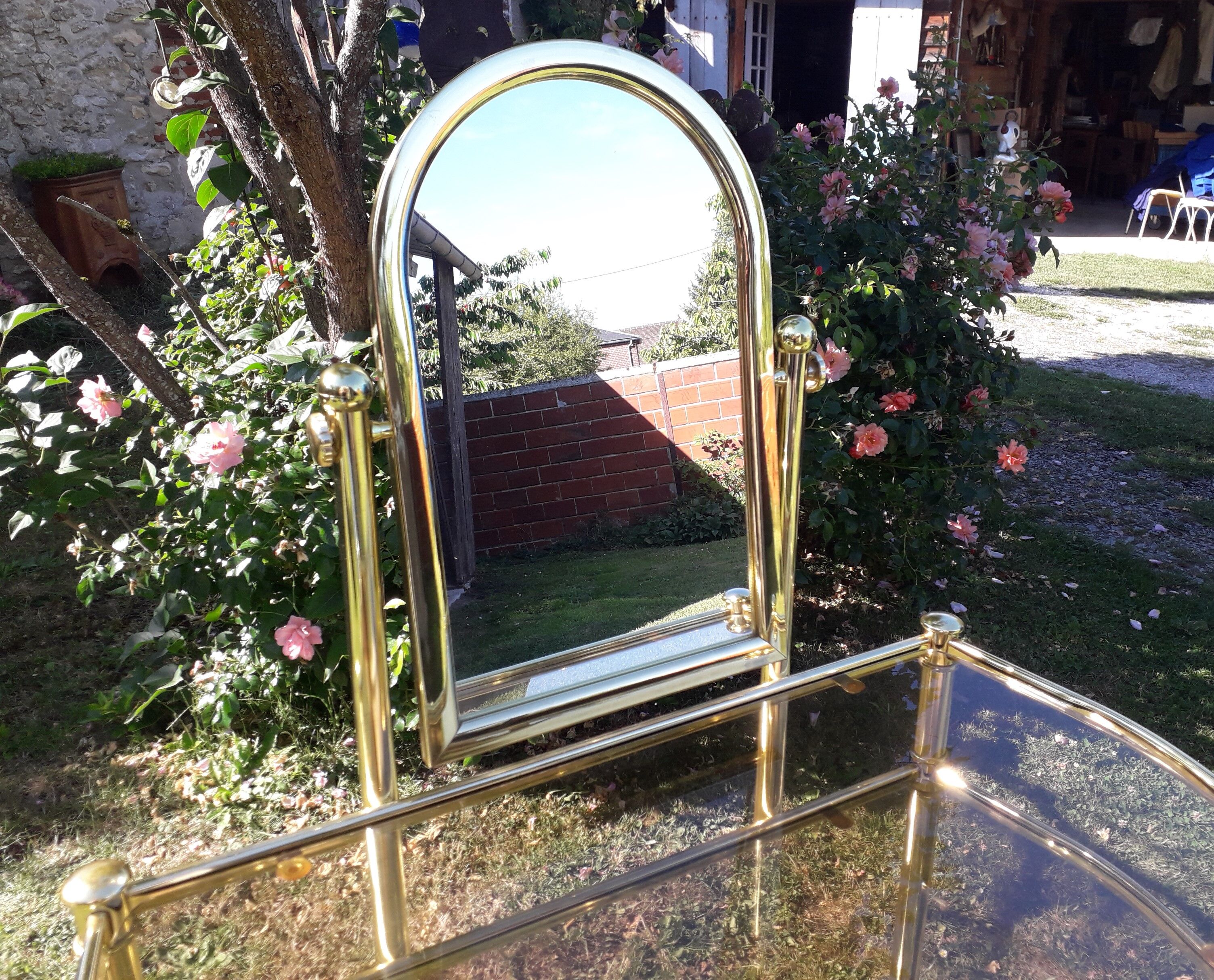 Vintage dressing table and golden metal stool