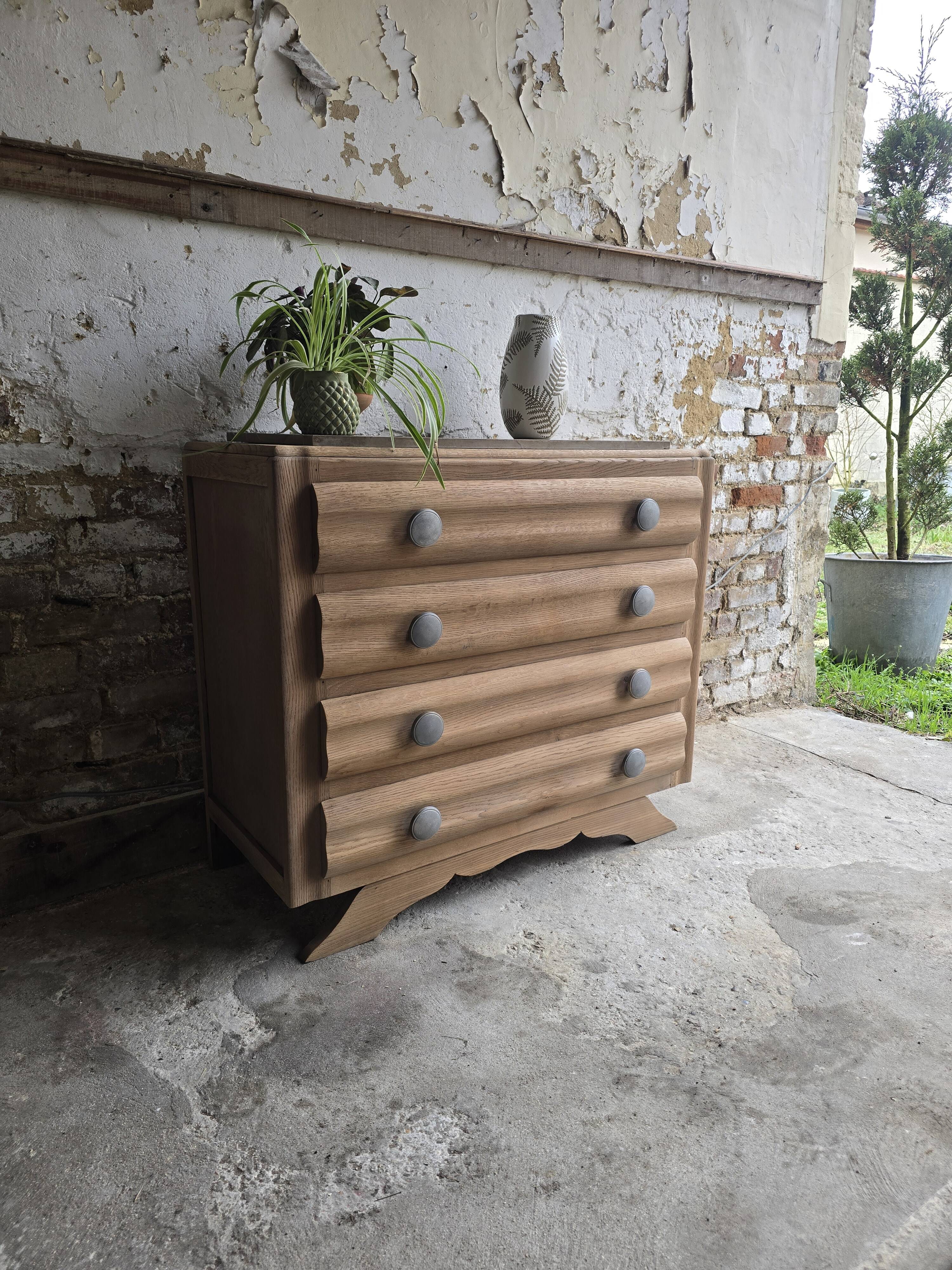 Art Deco chest of drawers