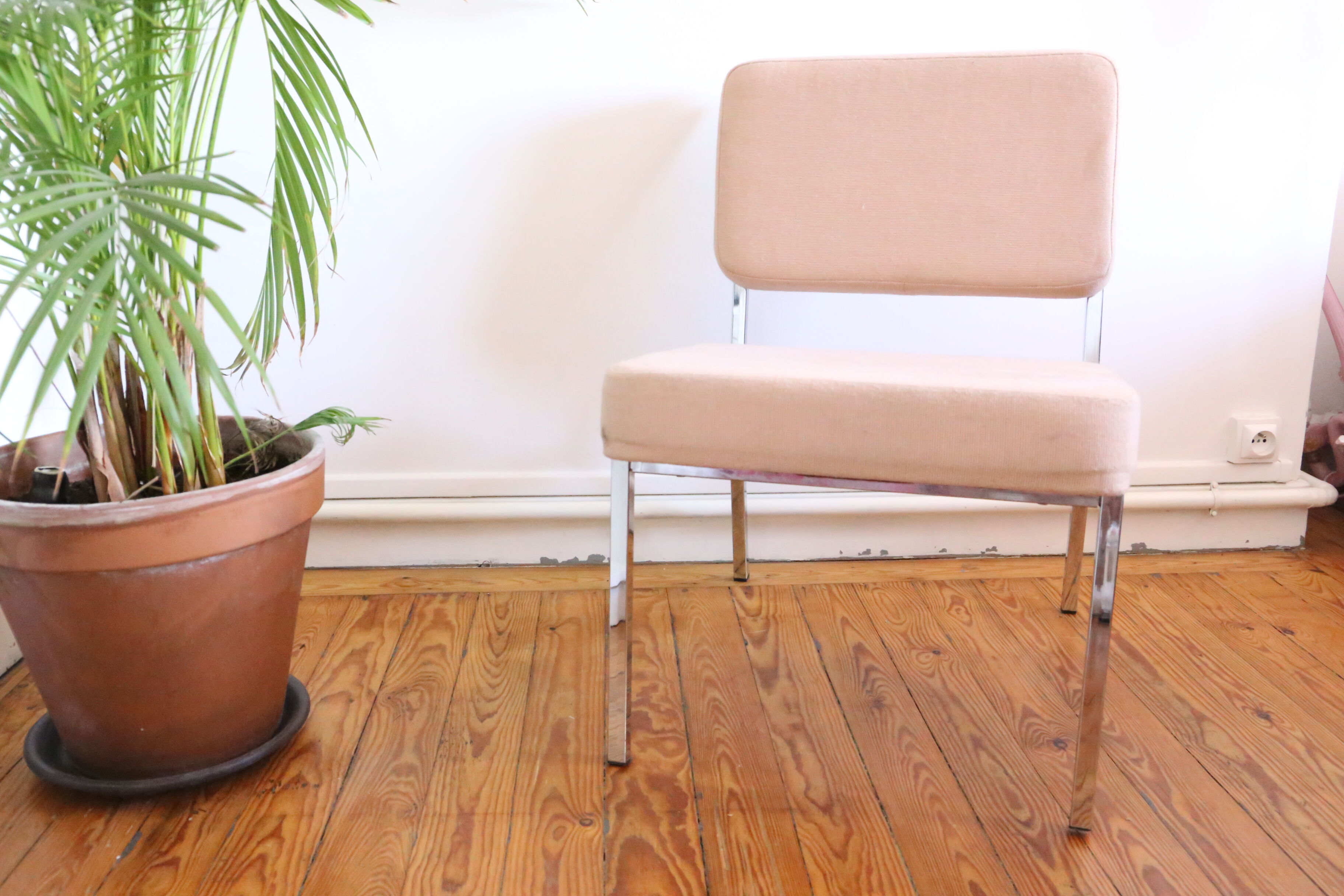 Fauteuil en chrome et tissus vintage design