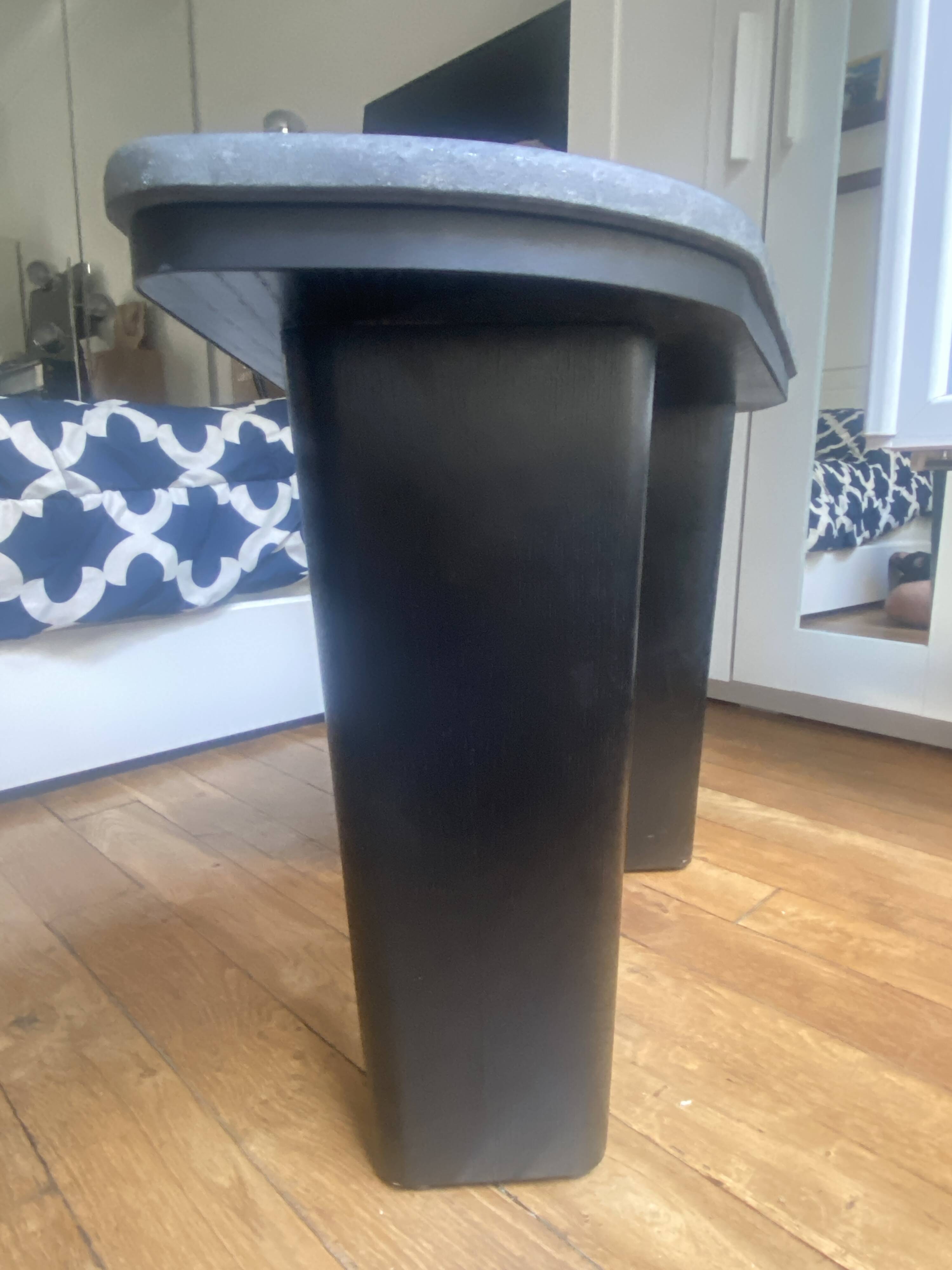 Coffee table / Bedside table