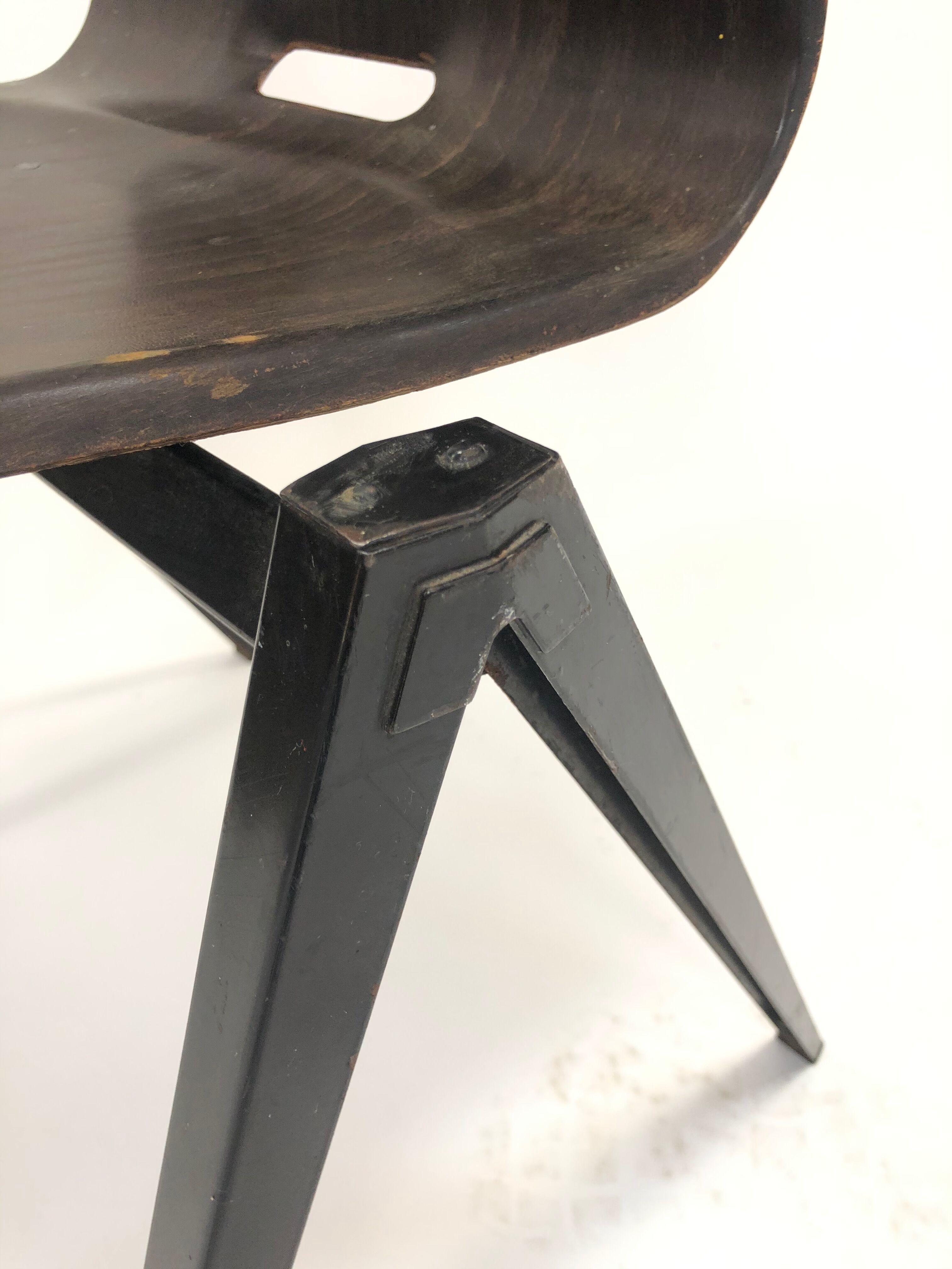 Pagholz Galvanitas S22 stackable school chair