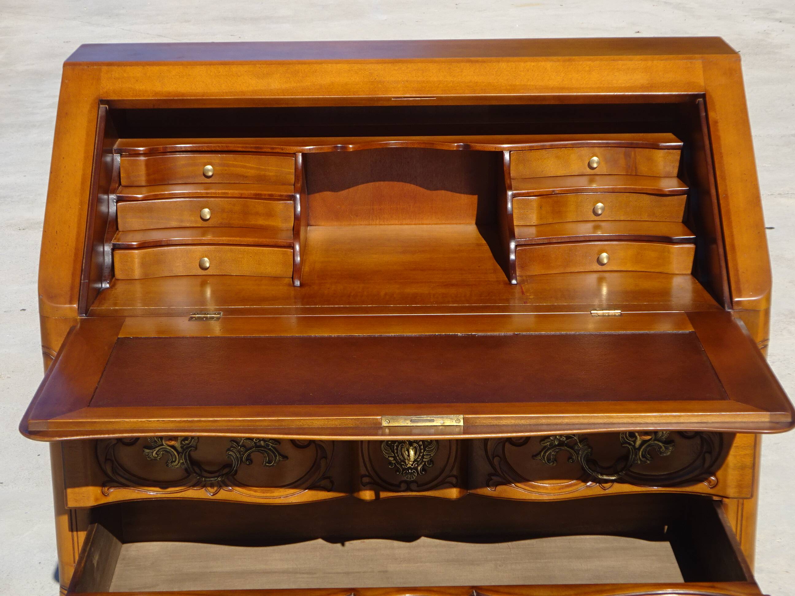 Secretary in solid cherry wood in Louis XV style.