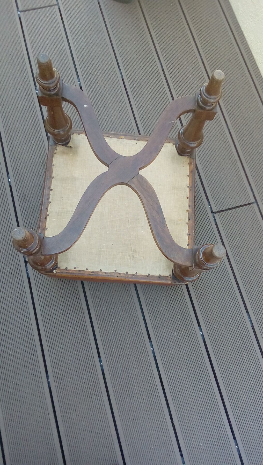 Former stool or footrest