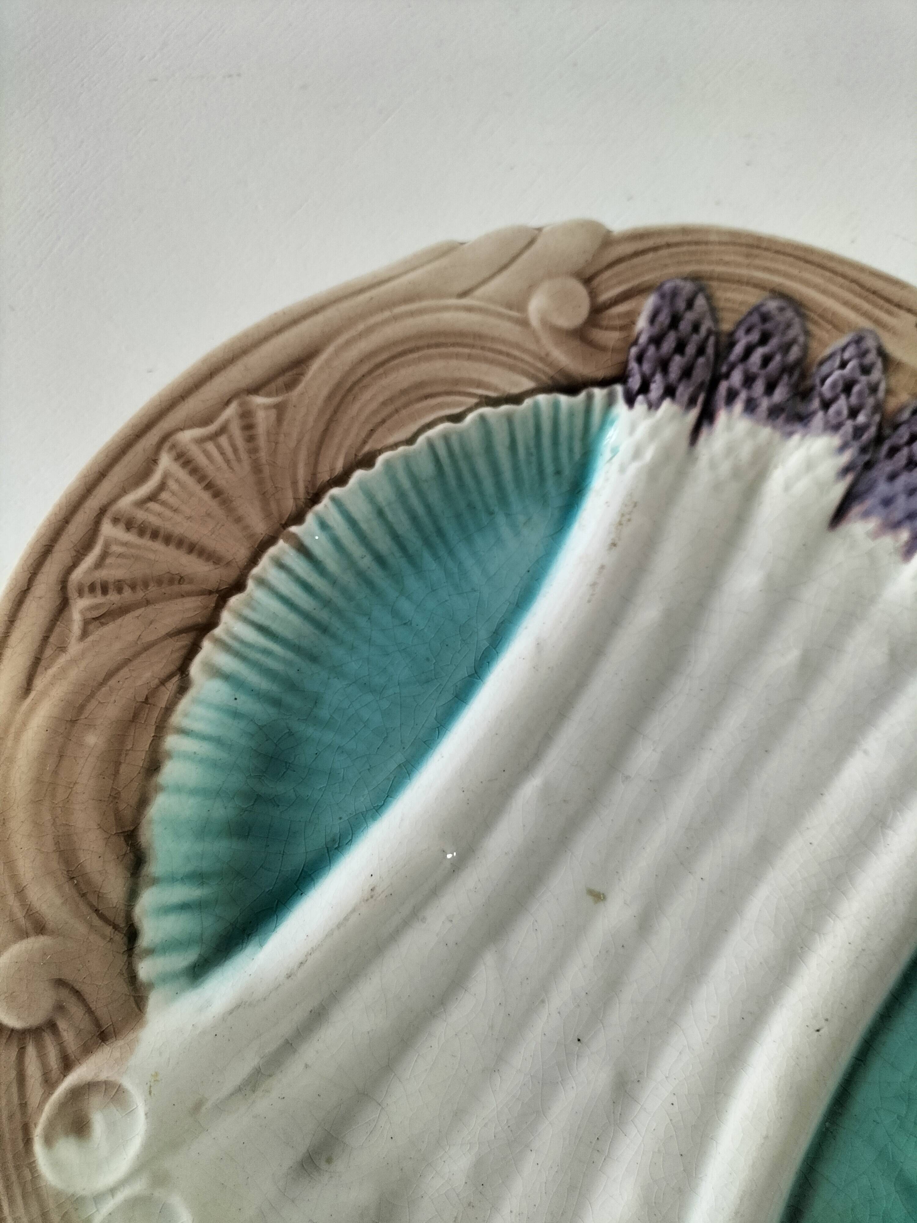Asparagus plate in earthenware – acanthus and shells – around 1900