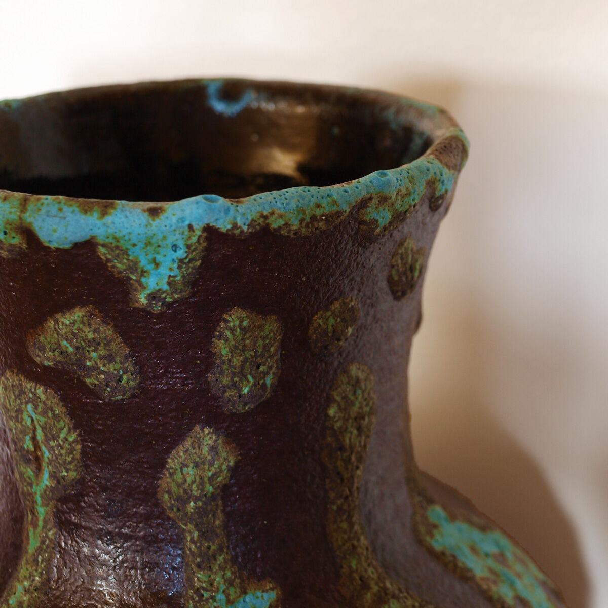 Large ceramic vase by Hubert guy, Potter in Accolay