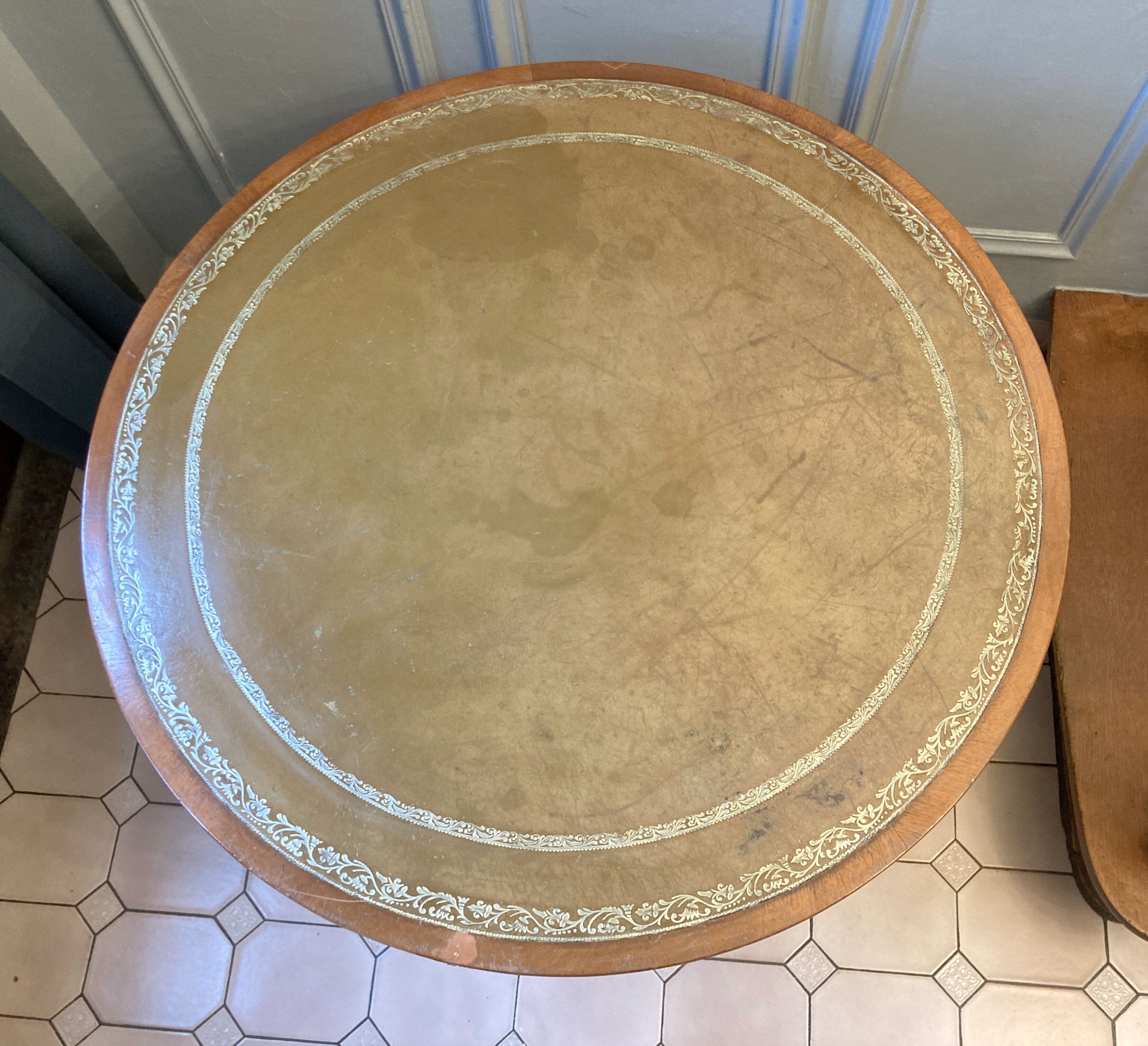 Old drum table 1900 cherry leather and brass
