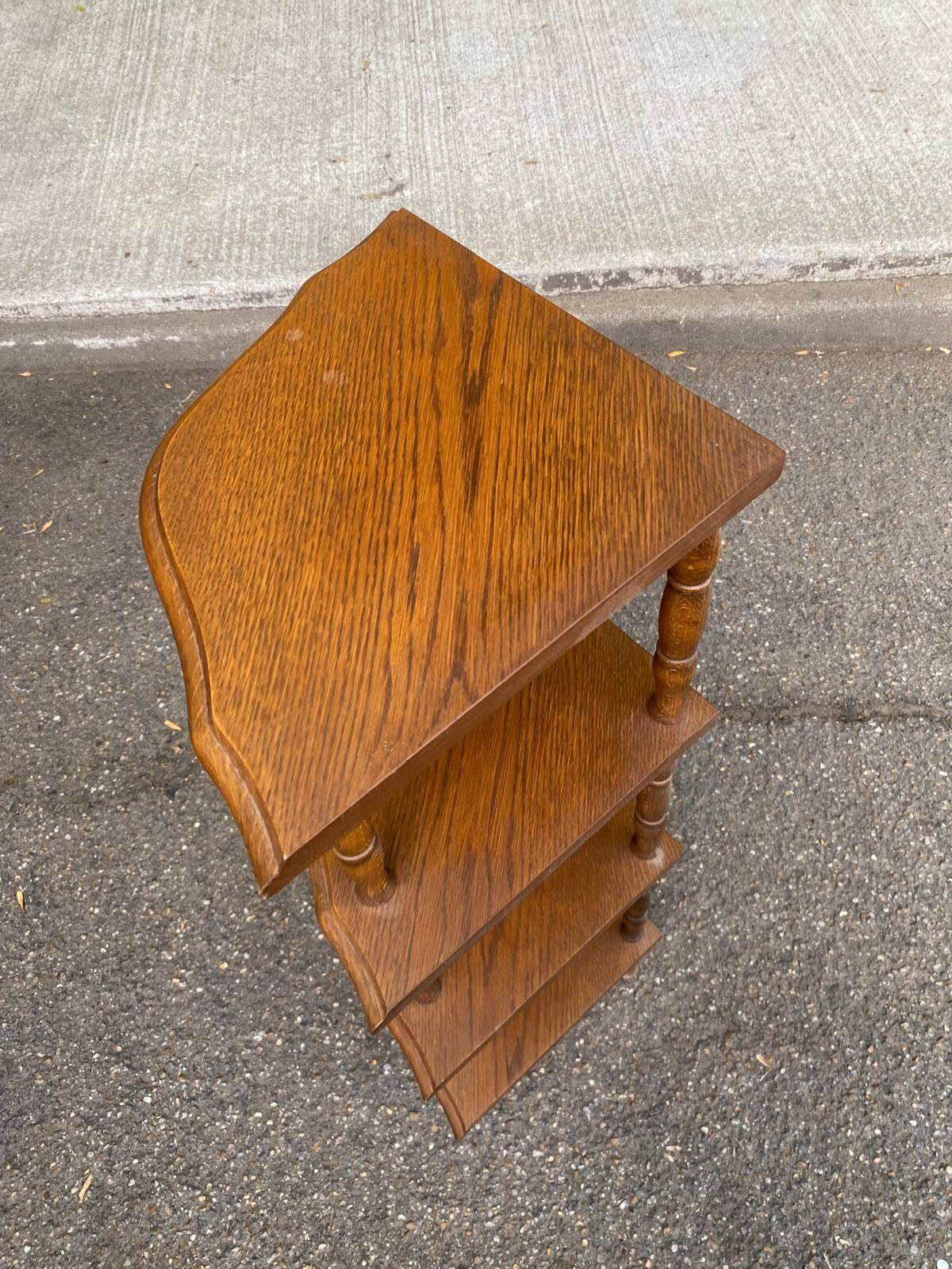 1970 dismantlable oak corner shelf with 4 levels