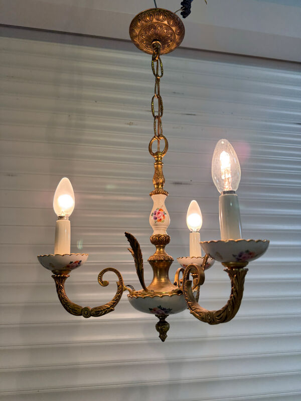 Lustre  3 feux en bronze et porcelaine peinte à la main